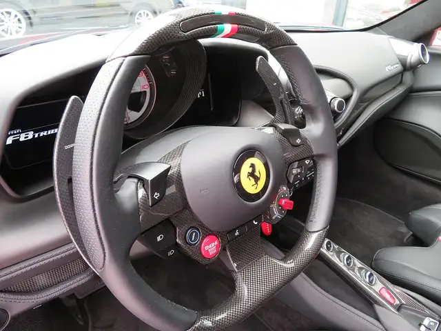 Ferrari F8 Tributo TRICOLORE EDITION CARBON LED RACINGSITZE LIFTSY... Ansicht 9