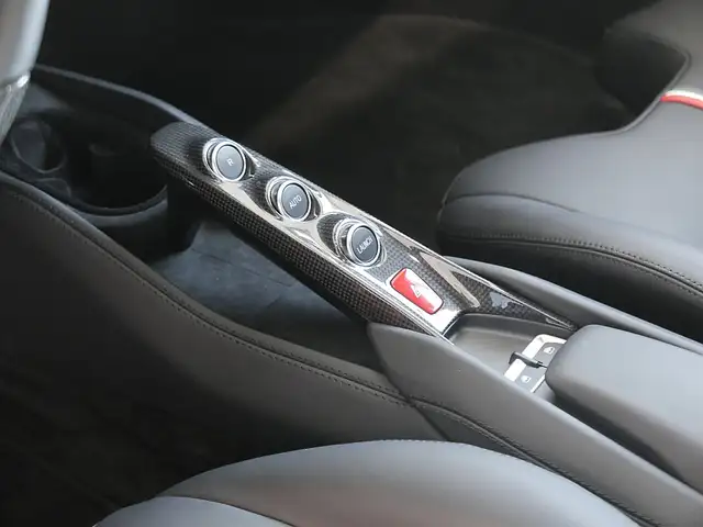 Ferrari F8 Tributo TRICOLORE EDITION CARBON LED RACINGSITZE LIFTSY... Ansicht 16