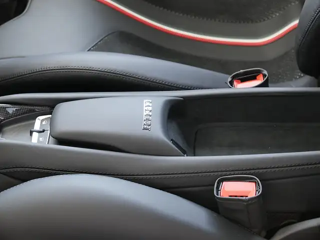 Ferrari F8 Tributo TRICOLORE EDITION CARBON LED RACINGSITZE LIFTSY... Ansicht 17