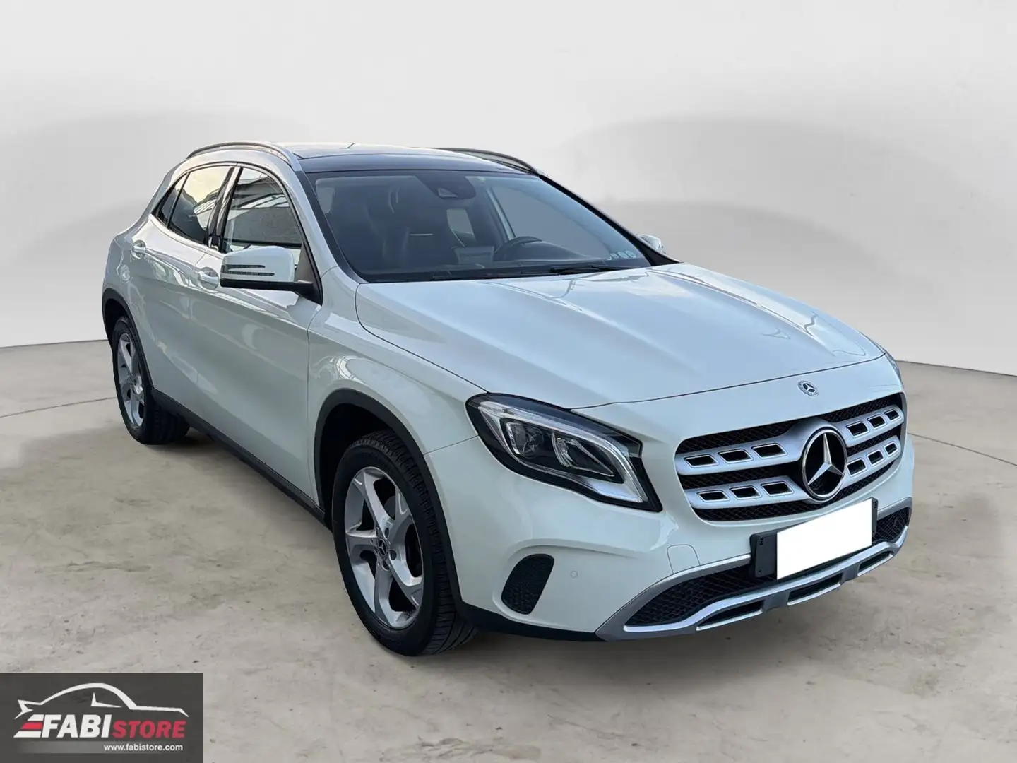 Mercedes-Benz GLA 200 GLA 200 d Automatic Sport - Tetto, Camera, Navi e Bianco - 1