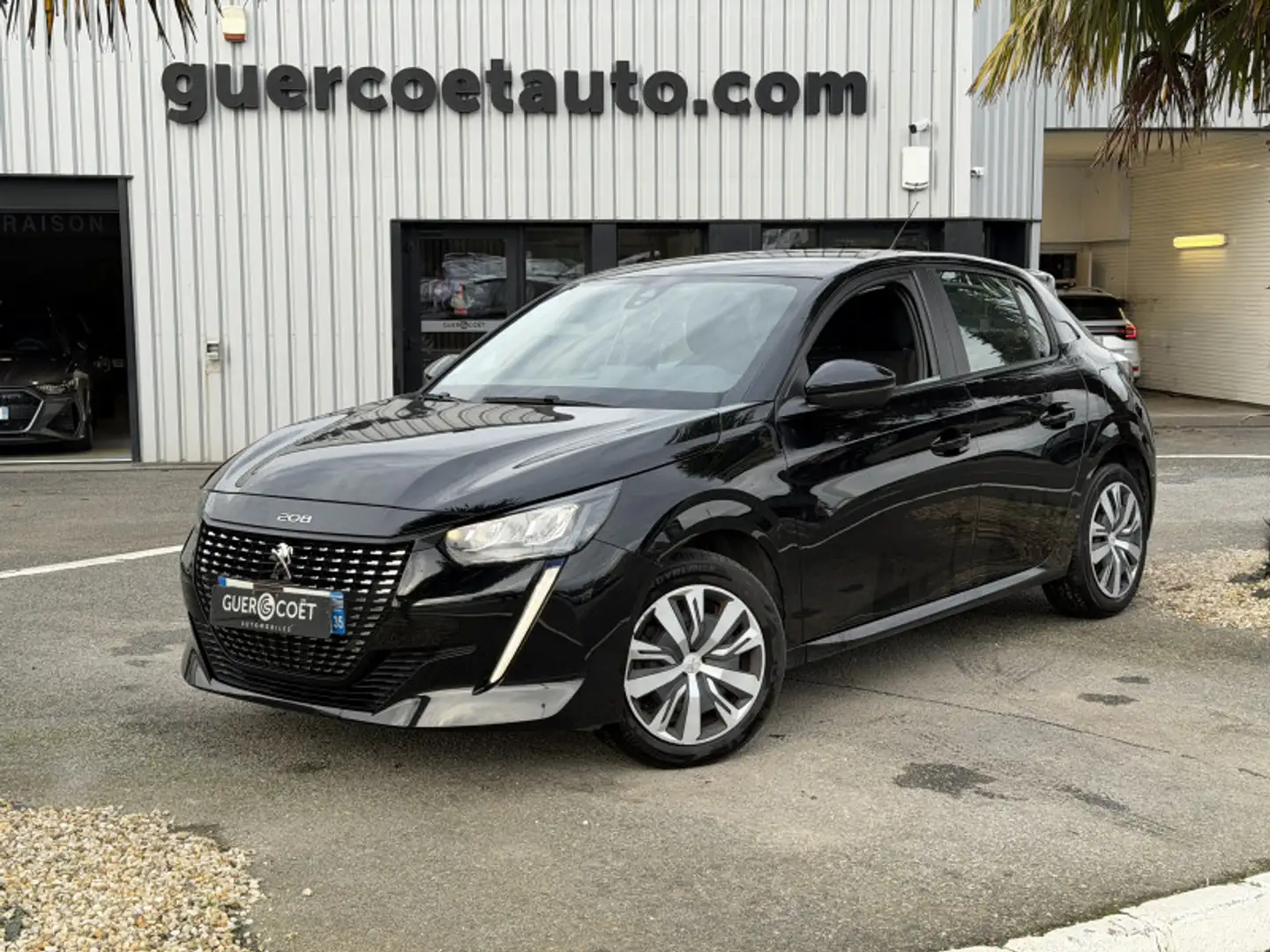 Peugeot 208 1.2 PURETECH 100CH S\u0026S ALLURE BUSINESS EAT8 Noir - 2