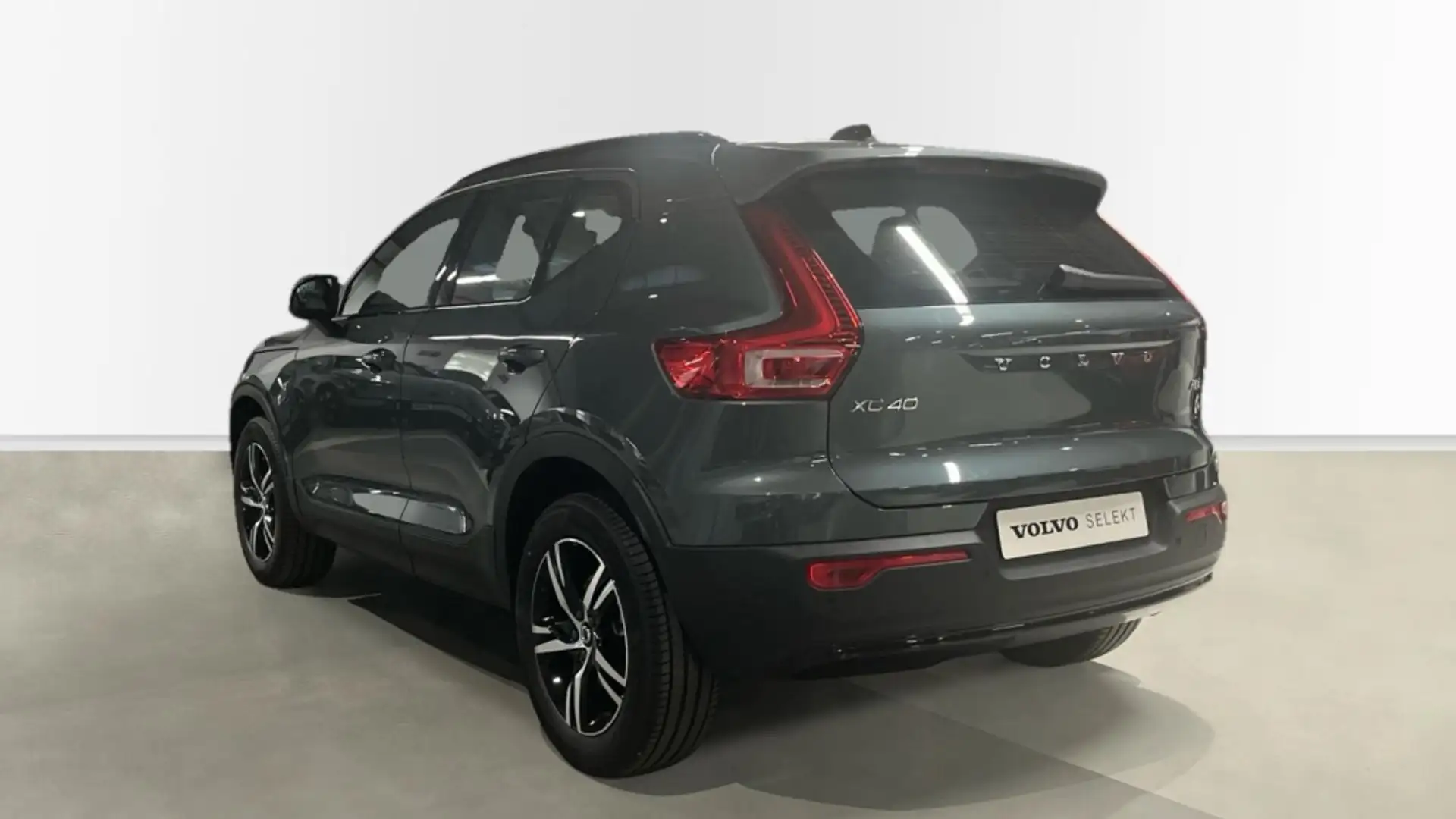 Volvo XC40 B3 Plus Bright Aut. Grigio - 2