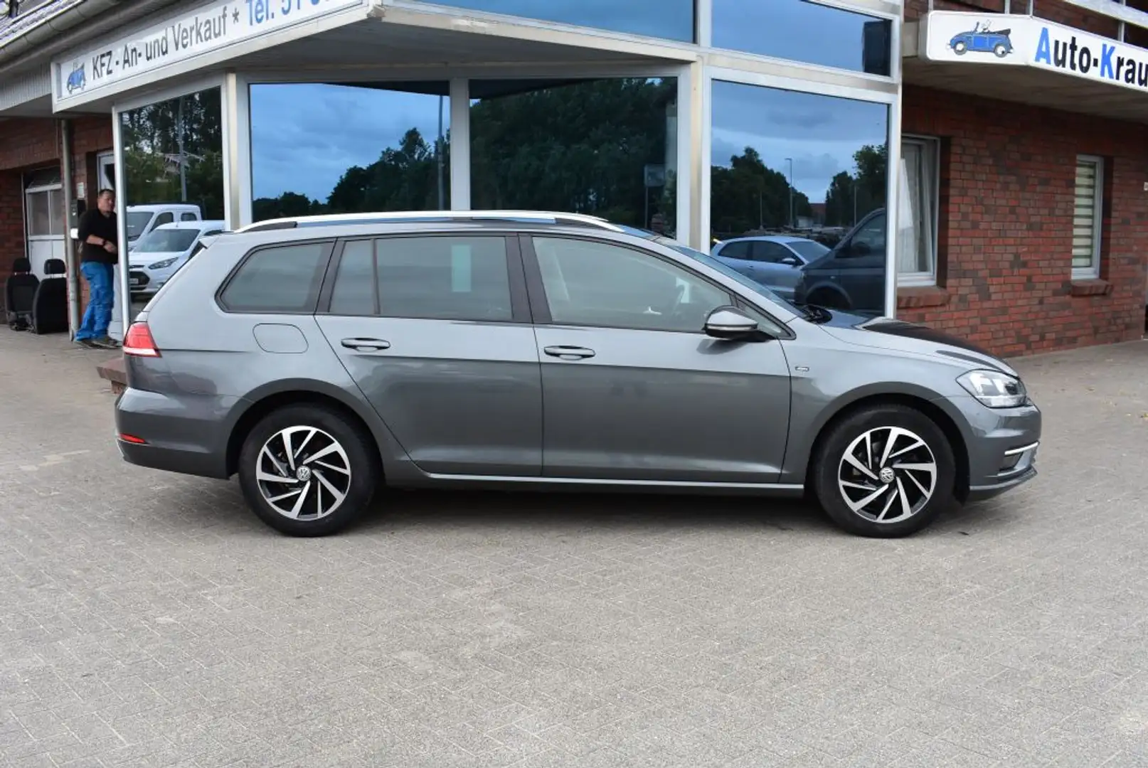 Volkswagen Golf Variant Variant 1.6 TDI  BMT EURO6 Join DSG-Automatik mit Grau - 2