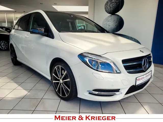 Mercedes-Benz B 220 CDI Aut/Night/Panorama/Comand/RFK/AHK/2Hd.