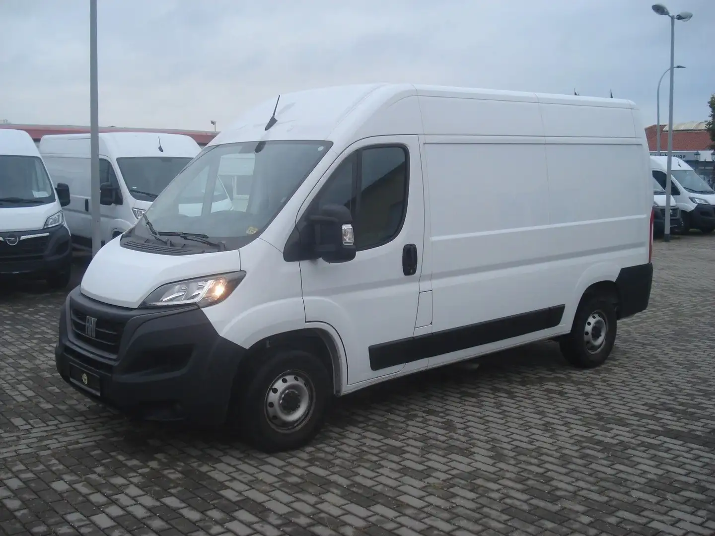 Fiat Ducato Hochr.-Kasten 33 120 L2H2 37680Km Klima Weiß - 1