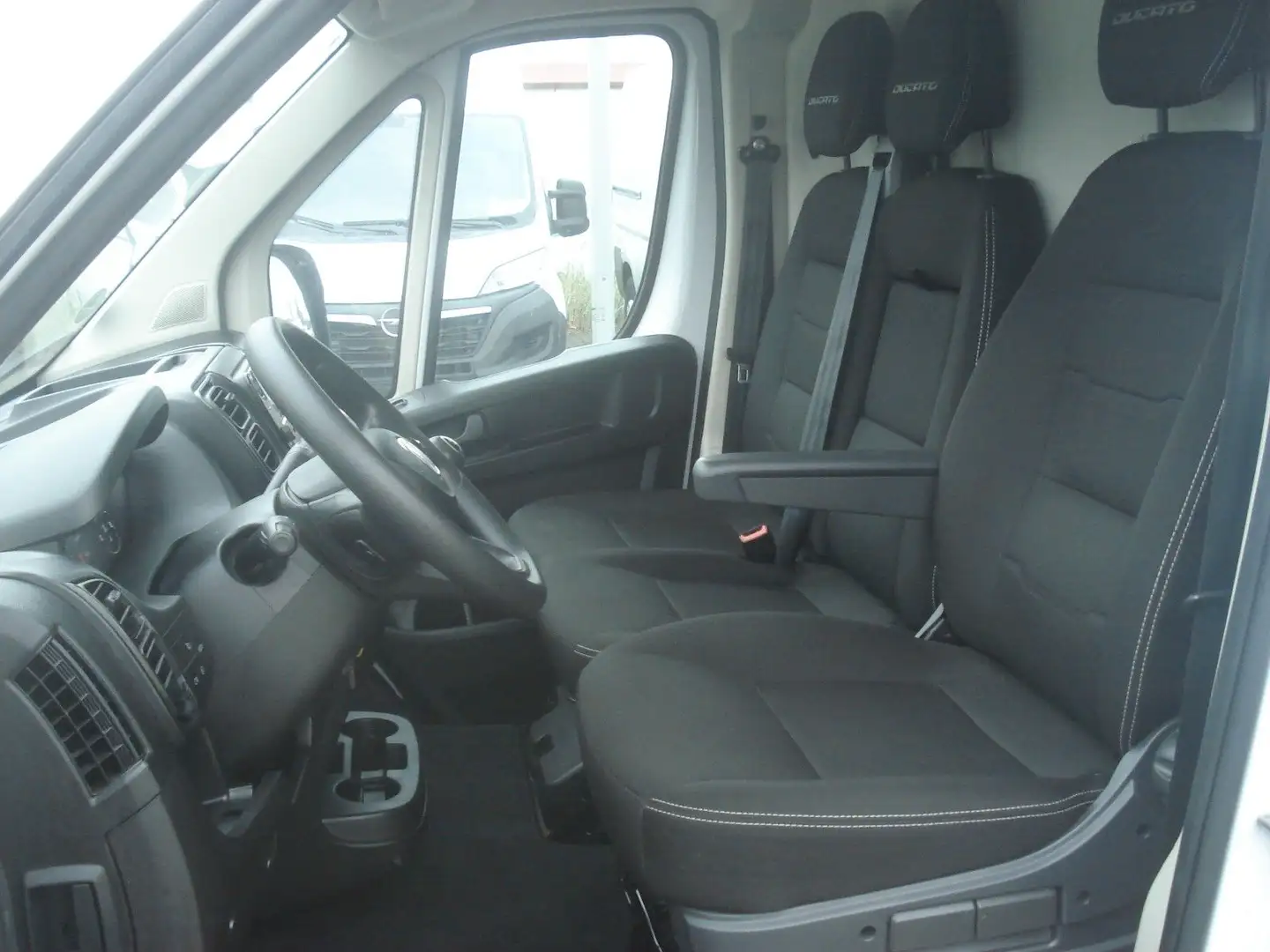 Fiat Ducato Hochr.-Kasten 33 120 L2H2 37680Km Klima Weiß - 2