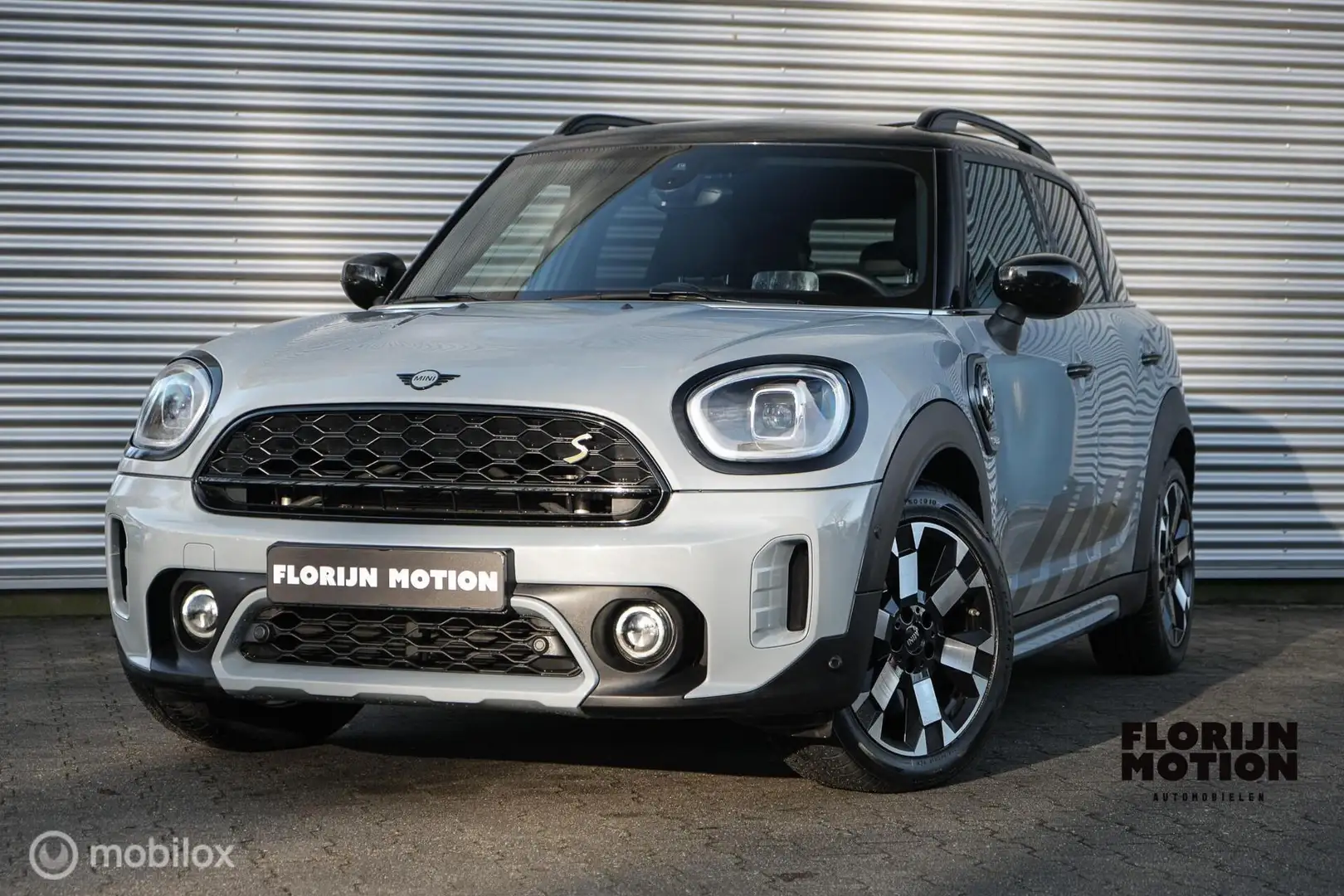 MINI Cooper SE Countryman 2.0 ALL4 Untamed Edition | Pano | Stoelverw. | LED Grau - 1