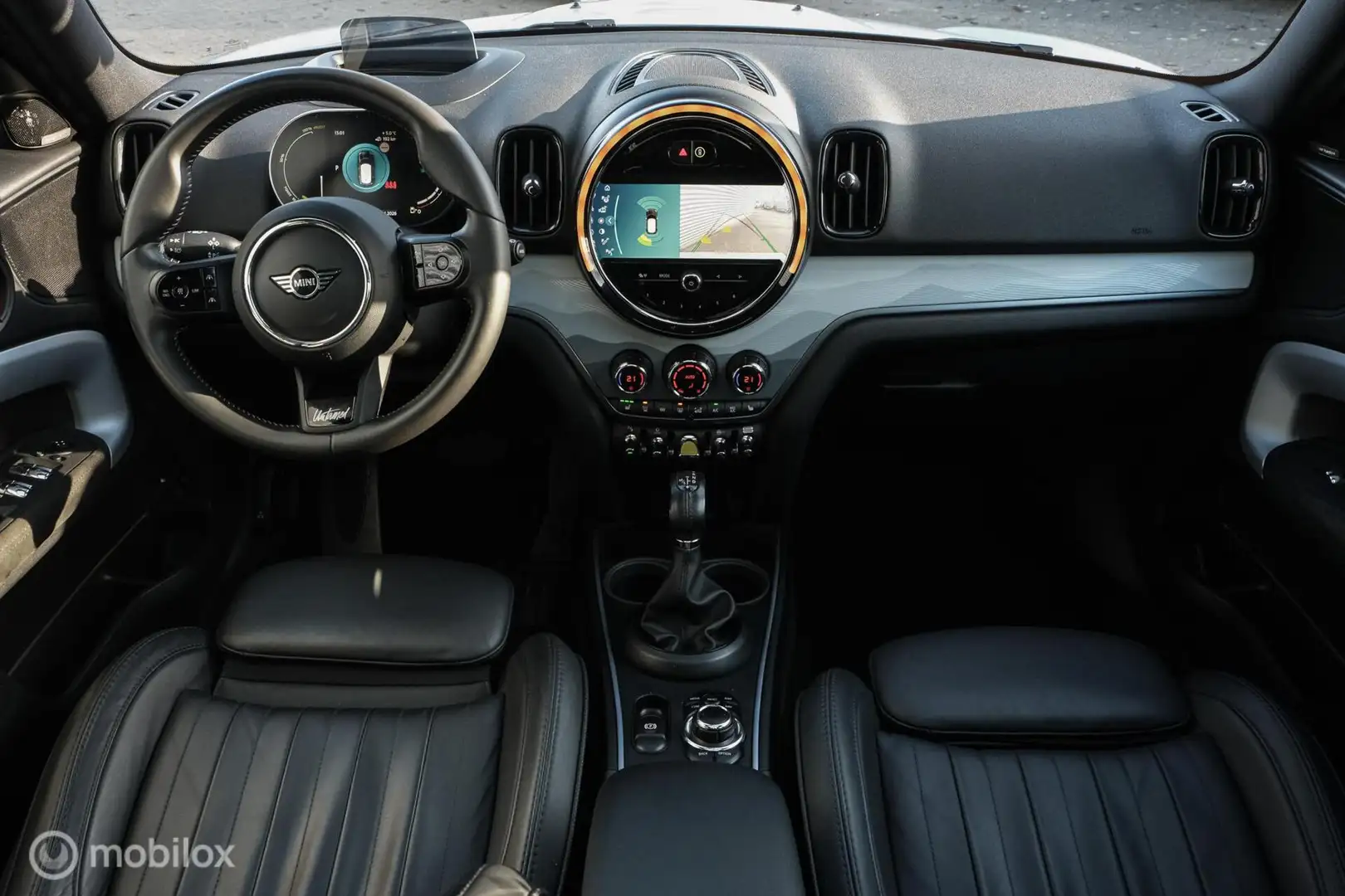 MINI Cooper SE Countryman 2.0 ALL4 Untamed Edition | Pano | Stoelverw. | LED Grau - 2