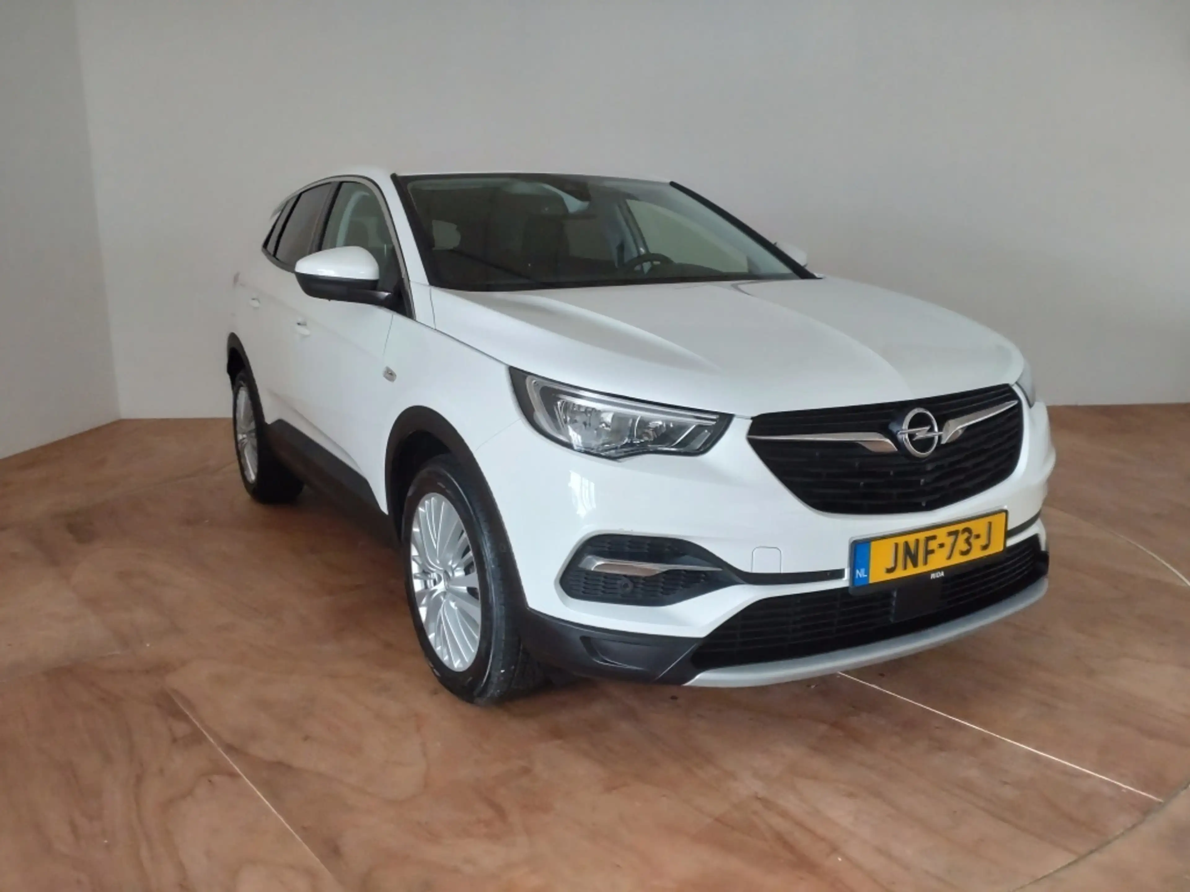 Opel Grandland X 1.2 Turbo Innovation — photo 4