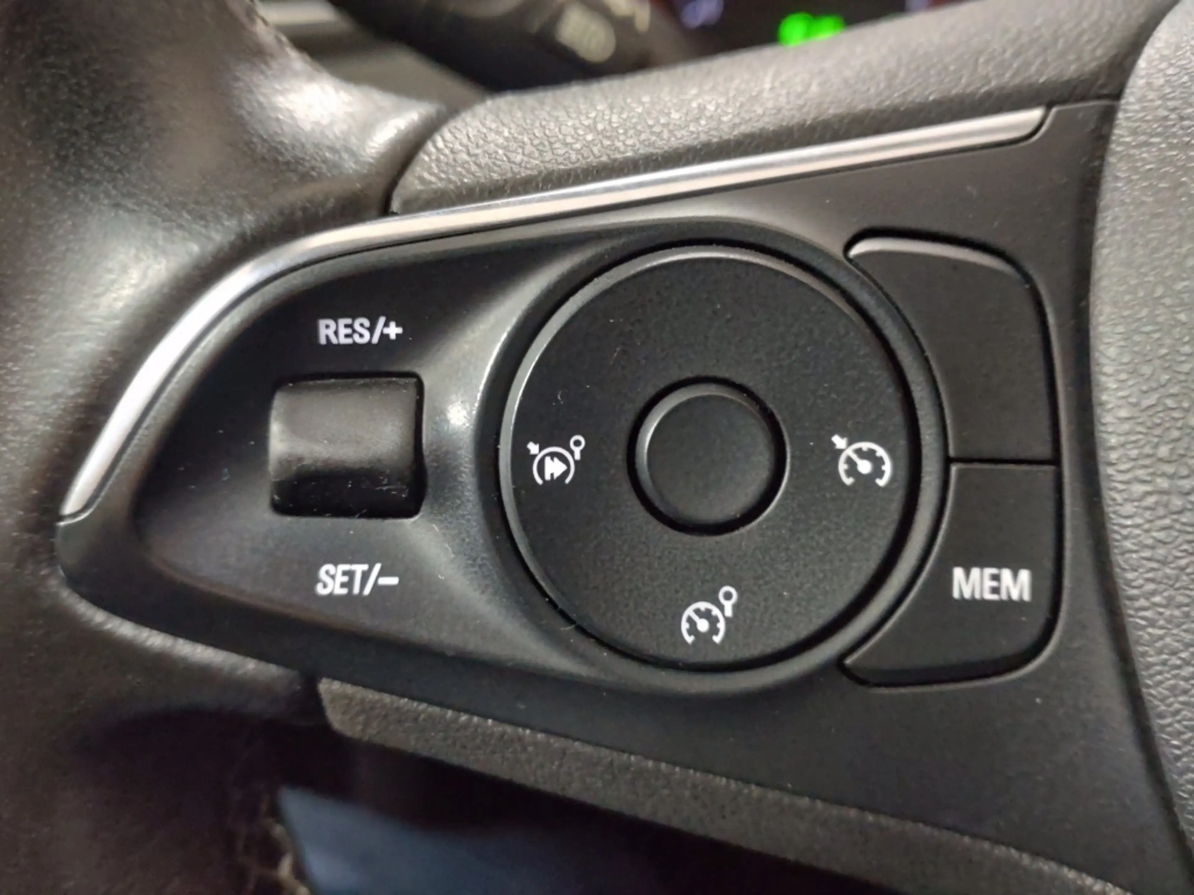Opel Grandland X 1.2 Turbo Innovation — photo 14