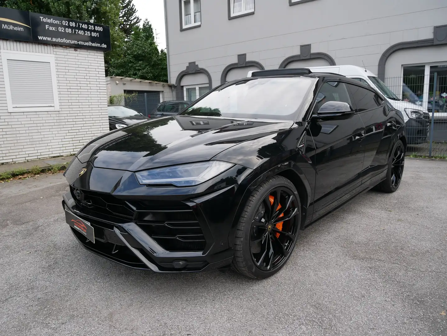 Lamborghini Urus ADAS Matrix HUD Pano B&O Luft 23Zoll 360KamSitzkli Fekete - 1