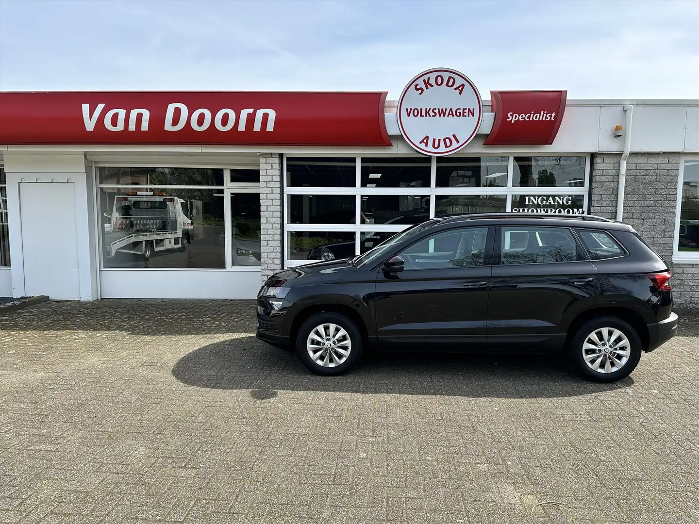Skoda Karoq 1.0 TSI Greentech 115pk Business Edition, Smartlin Noir - 2