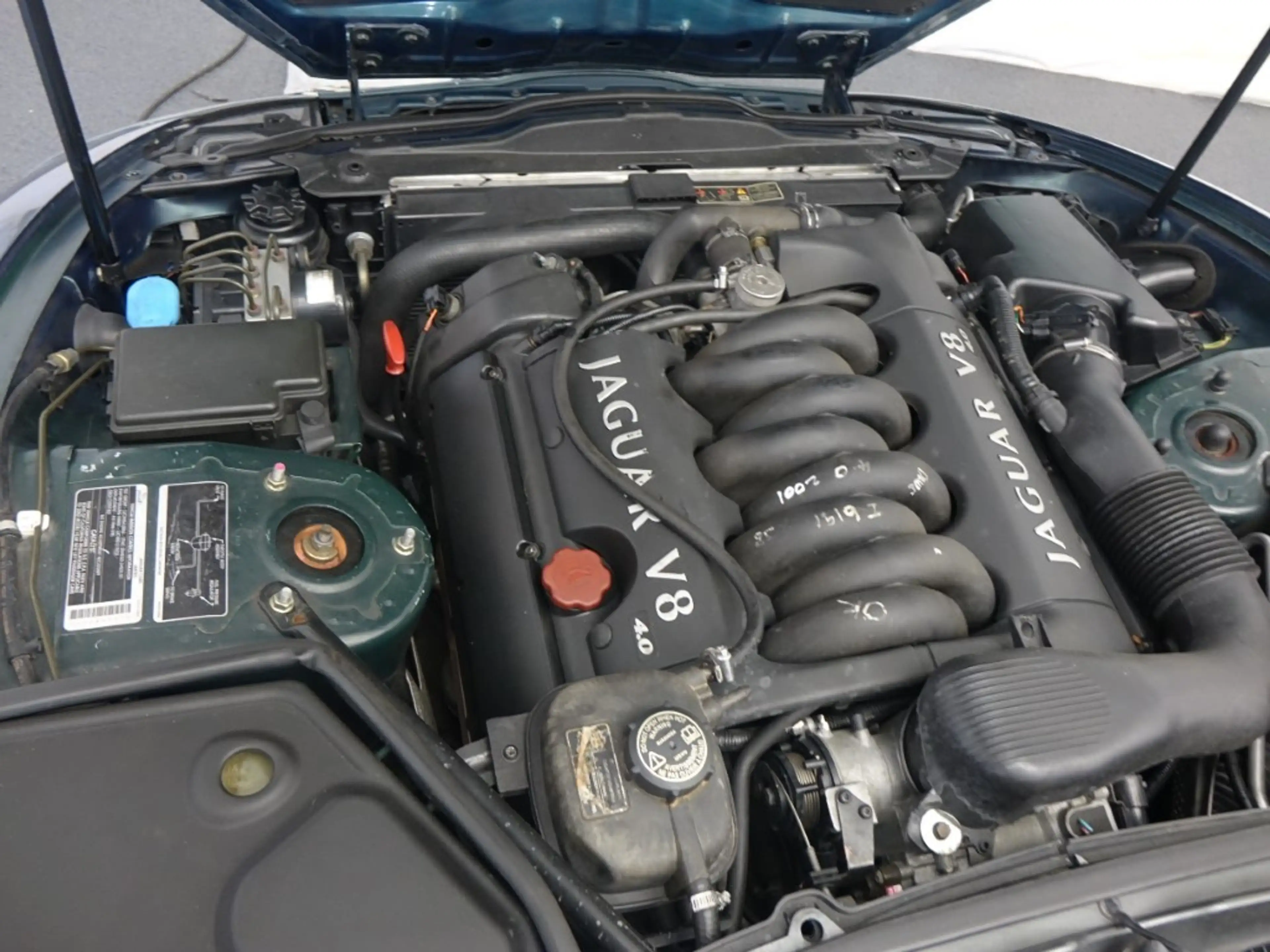 Jaguar XK8 Cabrio *LEDER, SITZHEIZUNG, TEMPOMAT, EL. VERDECK* — photo 14