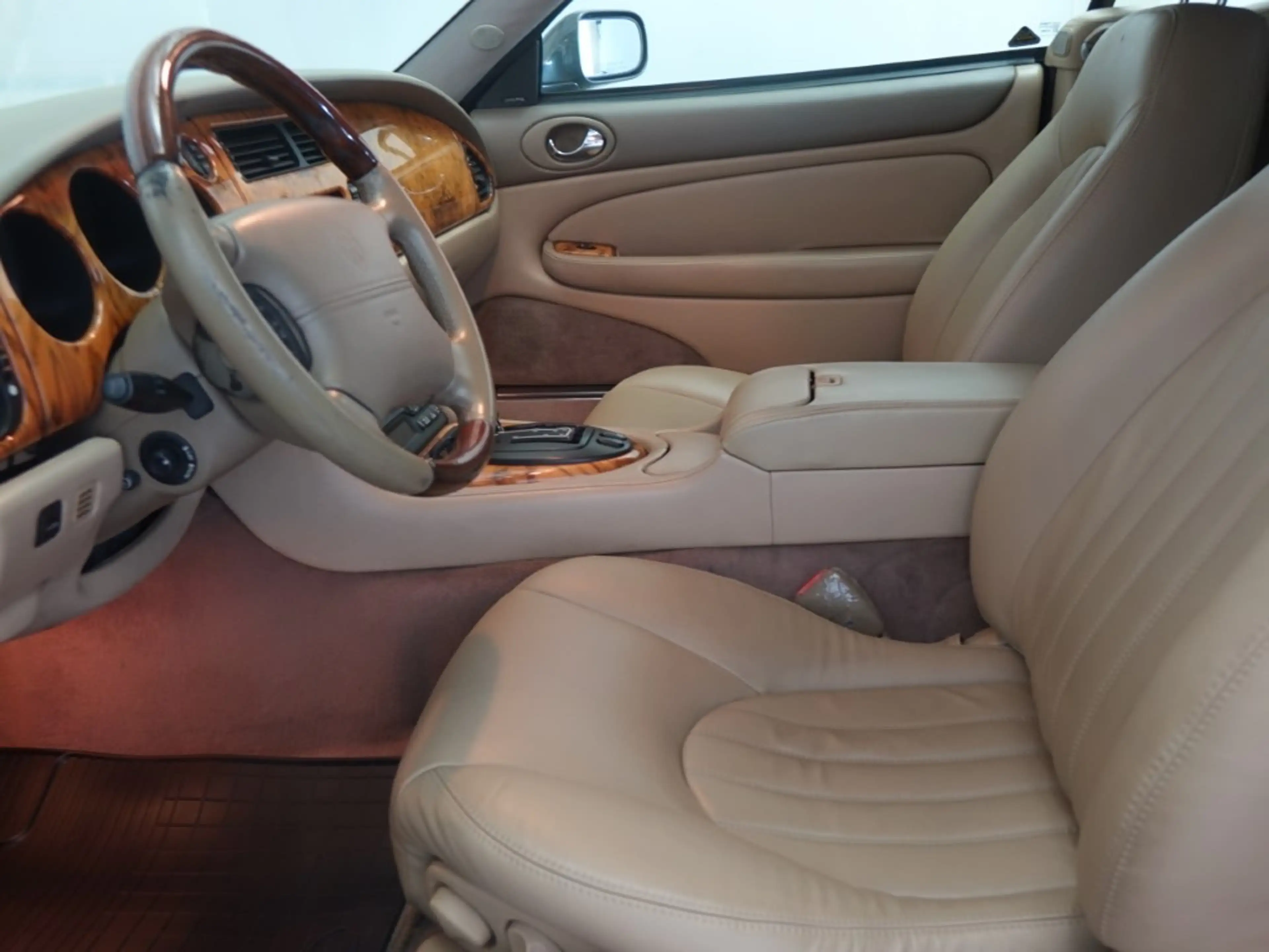 Jaguar XK8 Cabrio *LEDER, SITZHEIZUNG, TEMPOMAT, EL. VERDECK* — photo 7