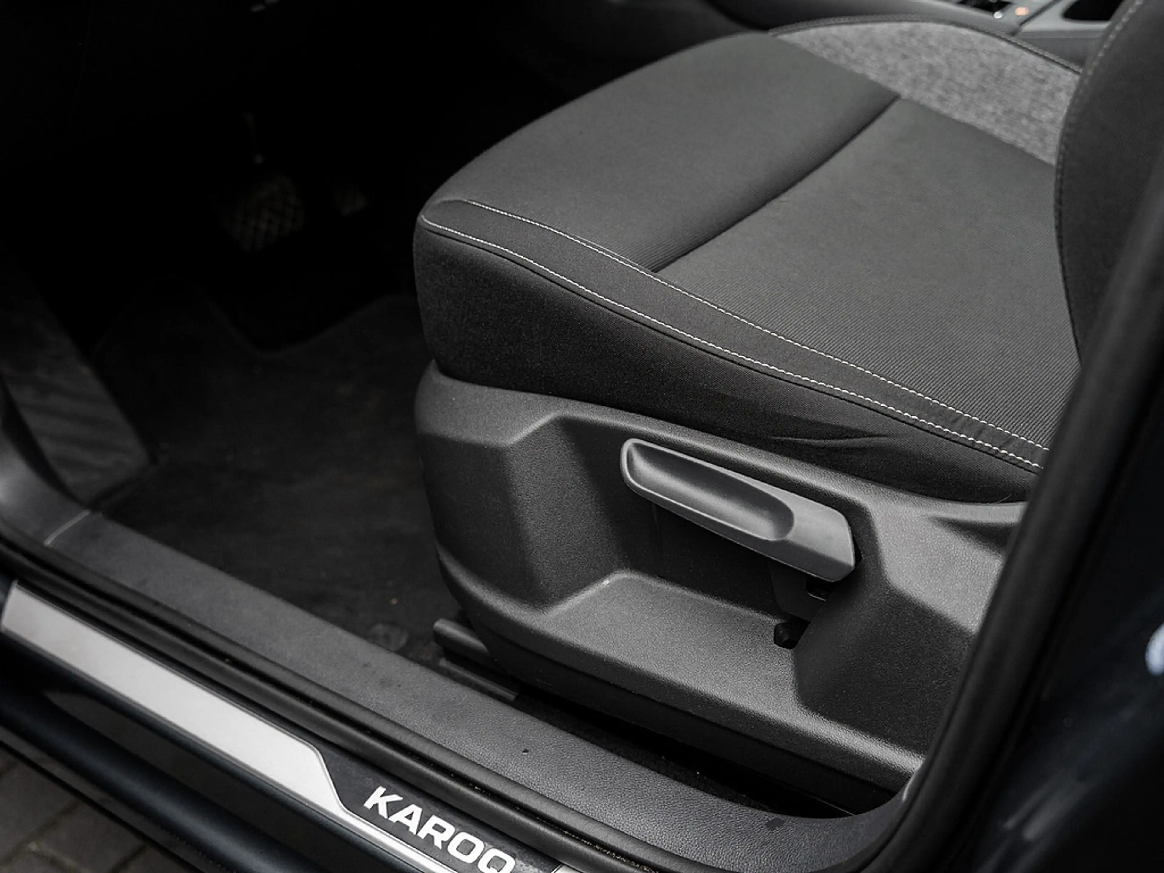 Skoda Karoq 2.0 TDI Drive 4x4 DSG AHK PANO Kam Navi — photo 14