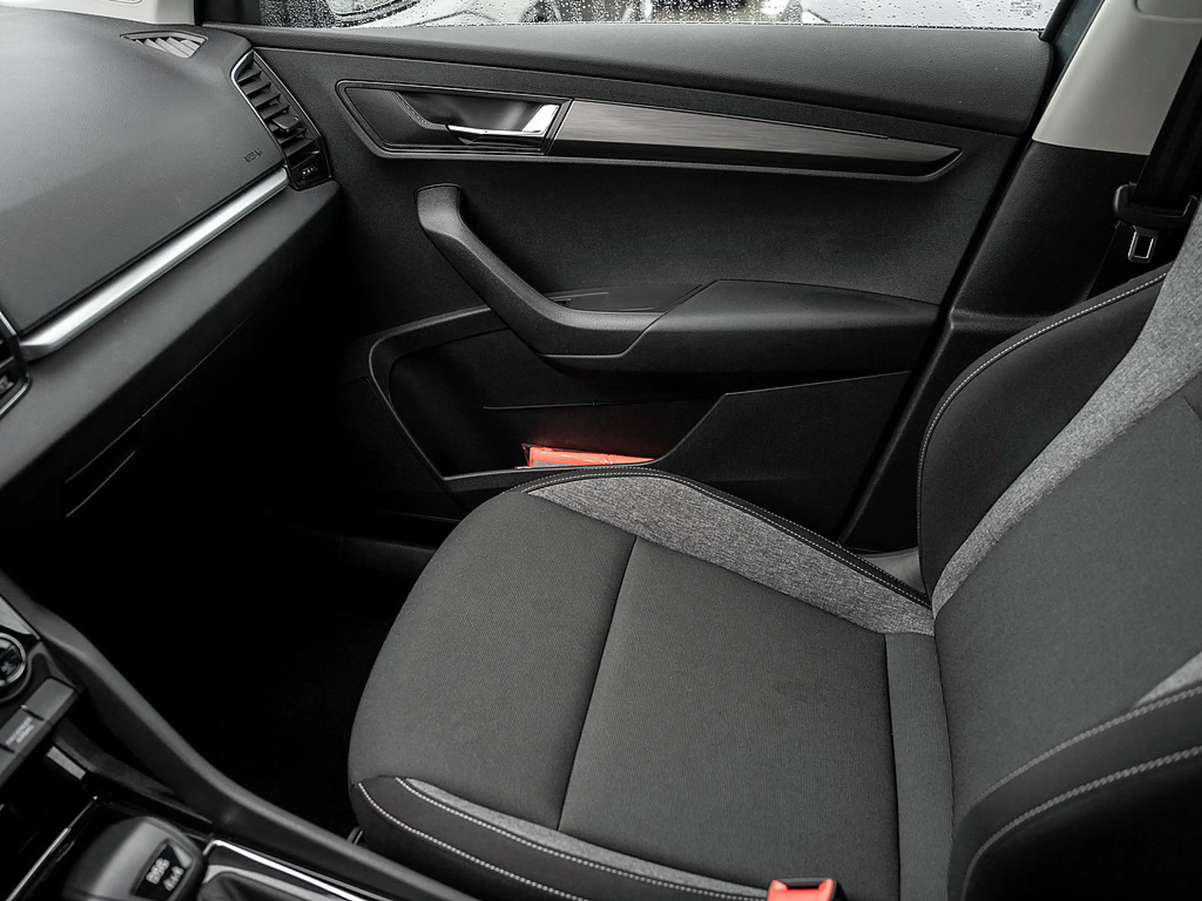 Skoda Karoq 2.0 TDI Drive 4x4 DSG AHK PANO Kam Navi — photo 10