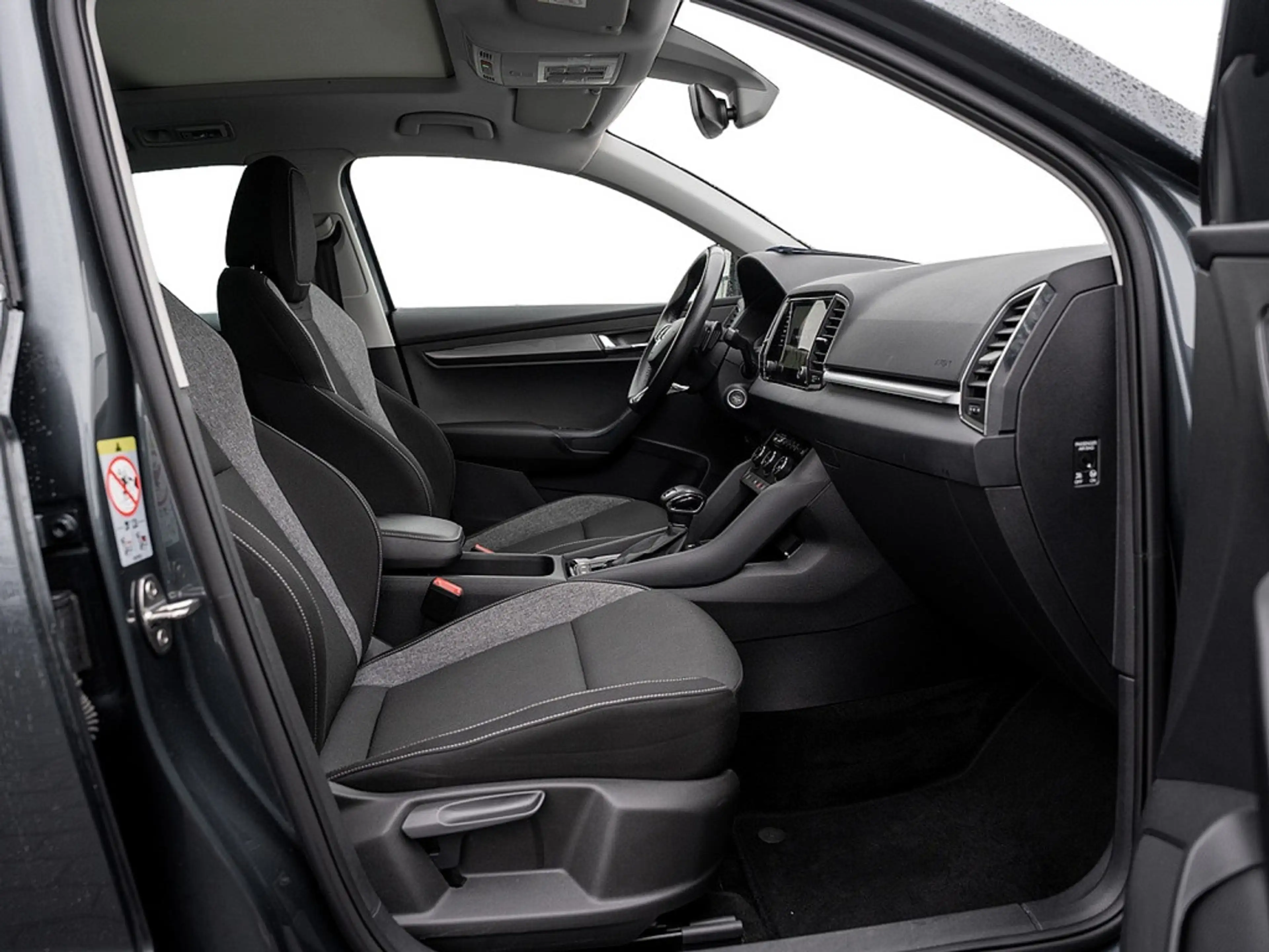 Skoda Karoq 2.0 TDI Drive 4x4 DSG AHK PANO Kam Navi — photo 2