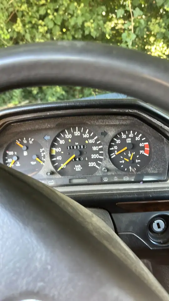 Mercedes-Benz E 200 (124), foto 5