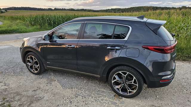 Imagine Kia Sportage 2.0 CRDI AWD Eco-Dynamics+ (48V M-H) Aut. GT LINE