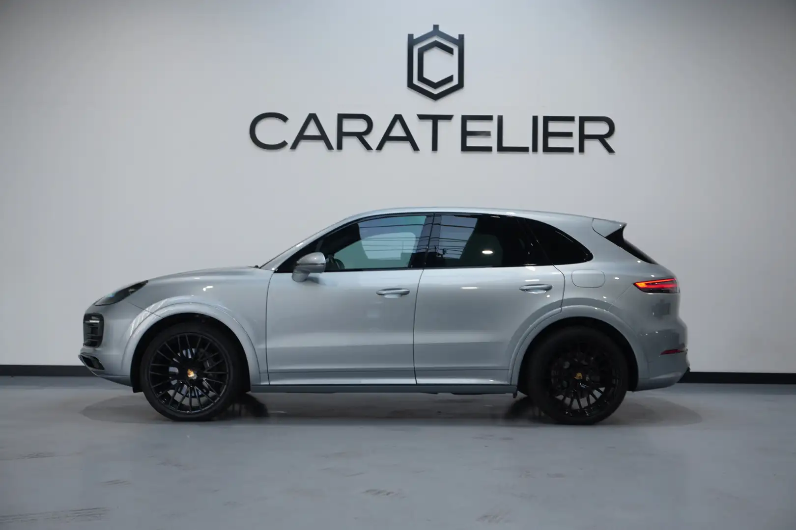 Porsche Cayenne 3.0 E-Hybrid / Sport-Design / Pano / Bose / 22'' / Gris - 2