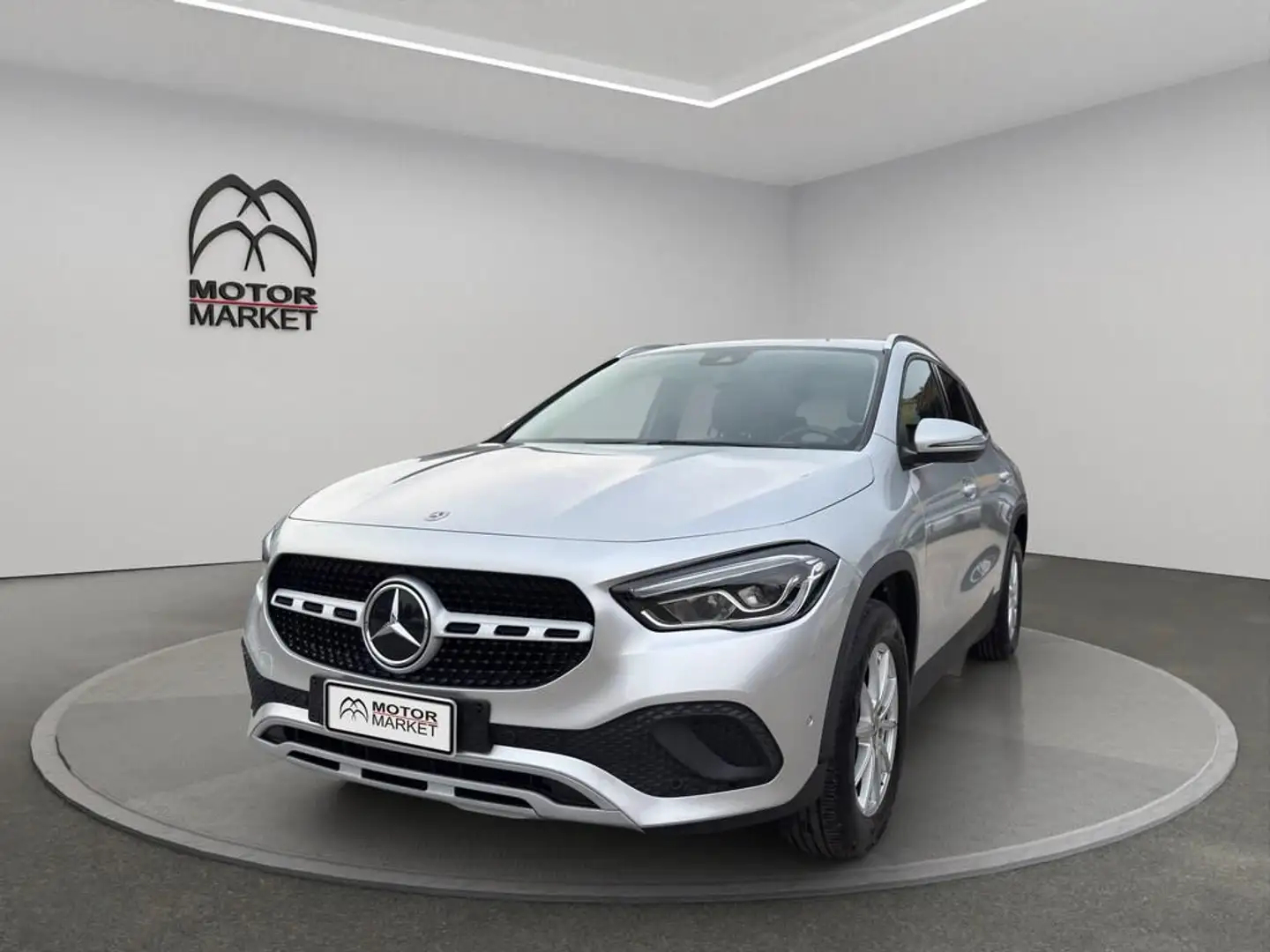 Mercedes-Benz GLA 200 d Business Argento - 1