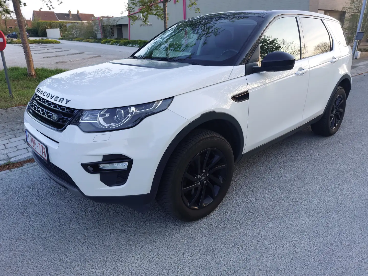 Land Rover Discovery Sport Discovery Sport TD4 Aut. SE Wit - 1