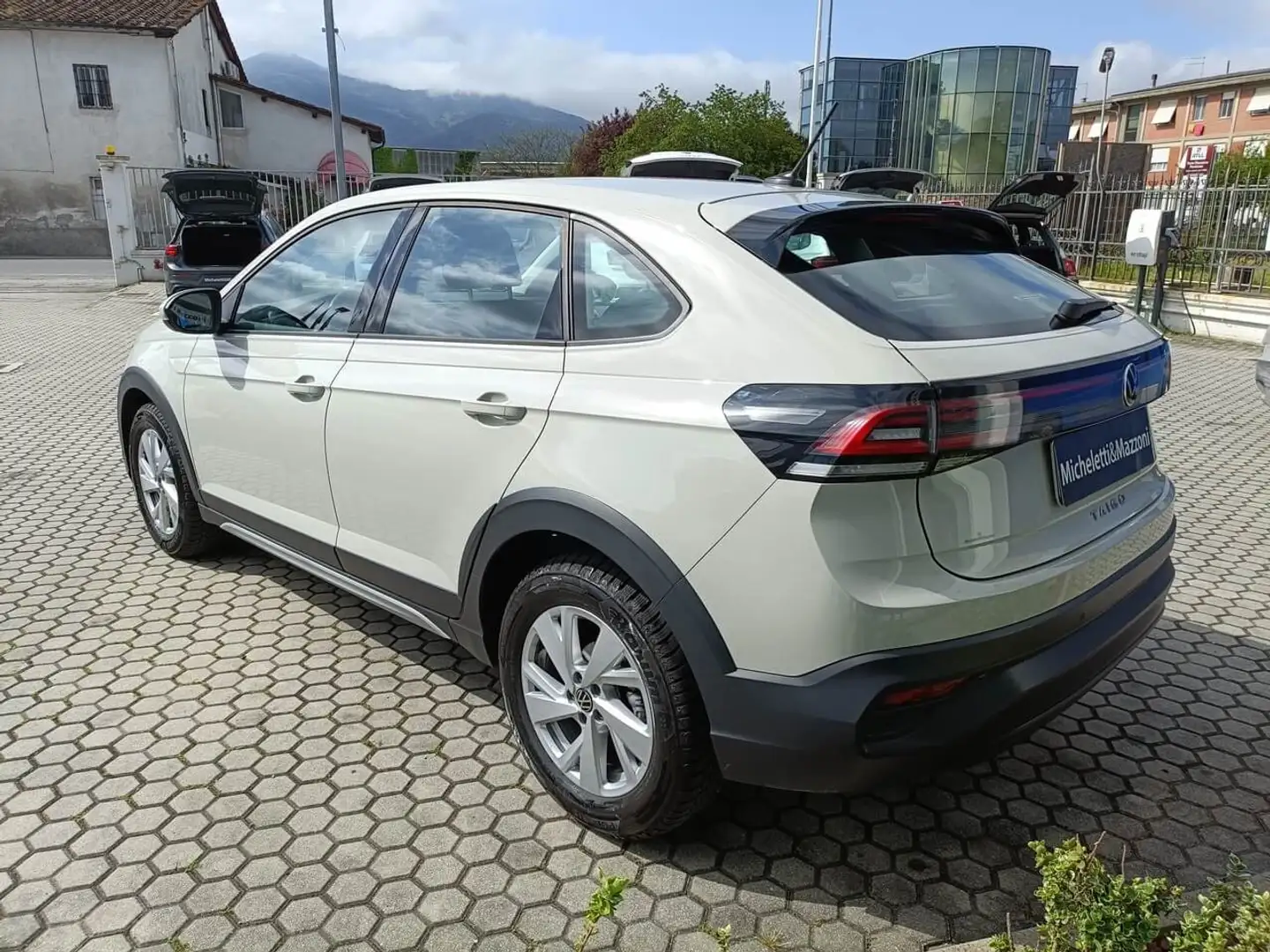 Volkswagen Taigo Taigo 1.0 tsi Life 110cv bež - 2