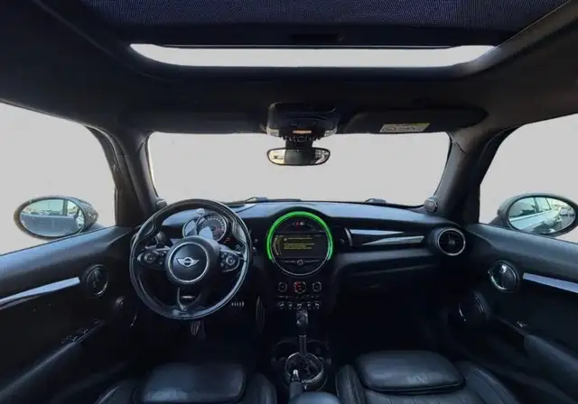 Mini Hatch view 9