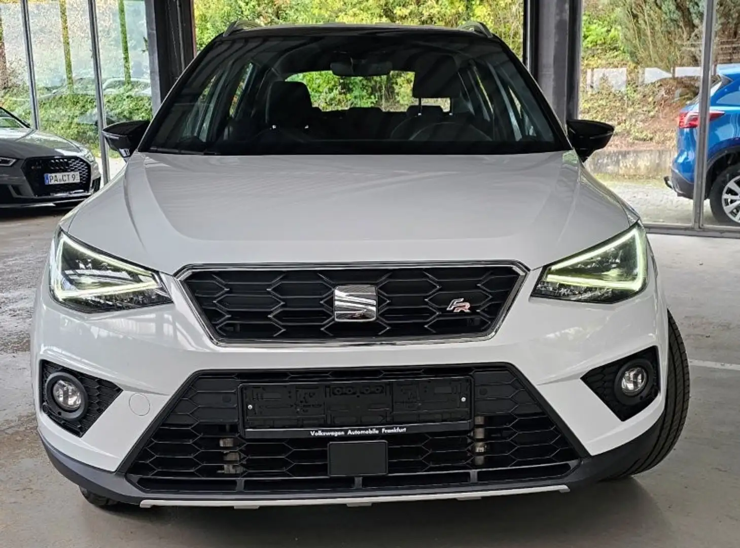 SEAT Arona 1,0 81kW TSI FR Weiß - 2