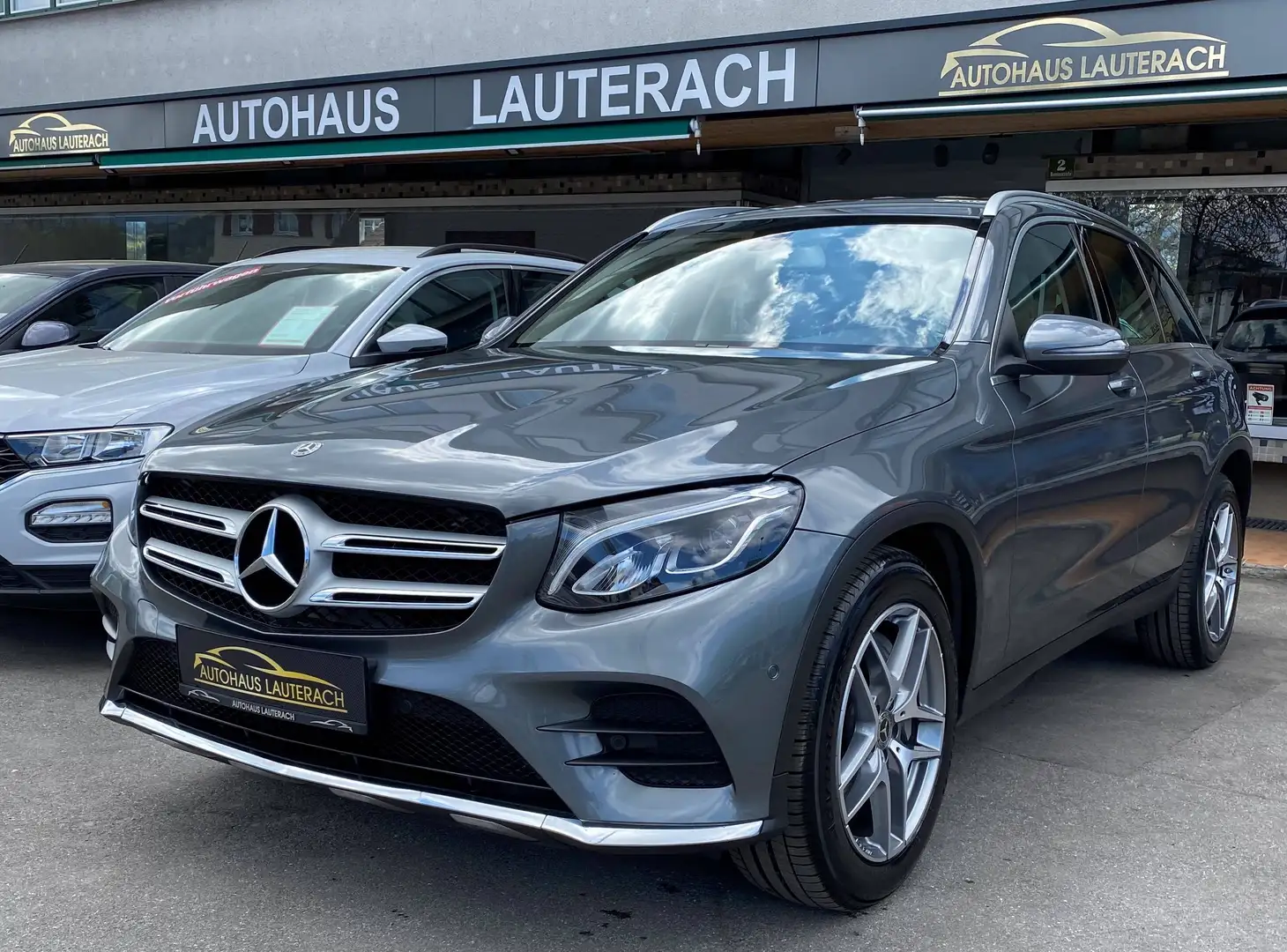 Mercedes-Benz GLC 220 GLC 220 d 4Matic *AMG LINE *19"AMG *LEDER *AHK *NAVI Grau - 1
