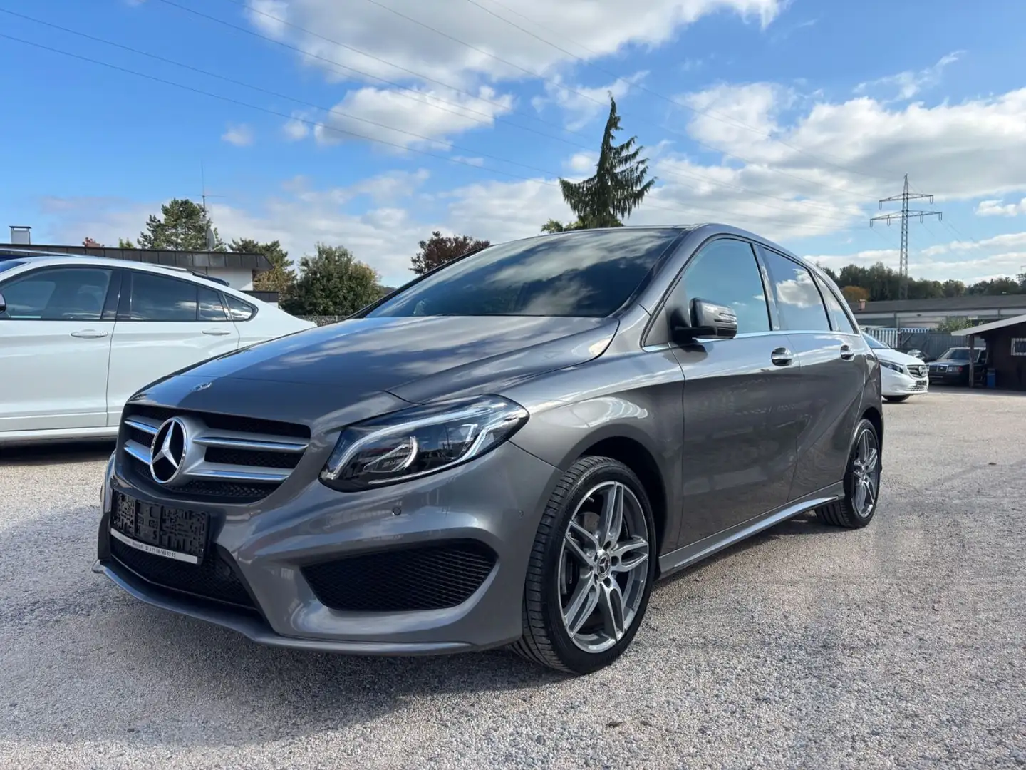 Mercedes-Benz B 180 AMG-Line,S-Dach,Kamera,Navi,S-Heft gepfl. Gris - 1