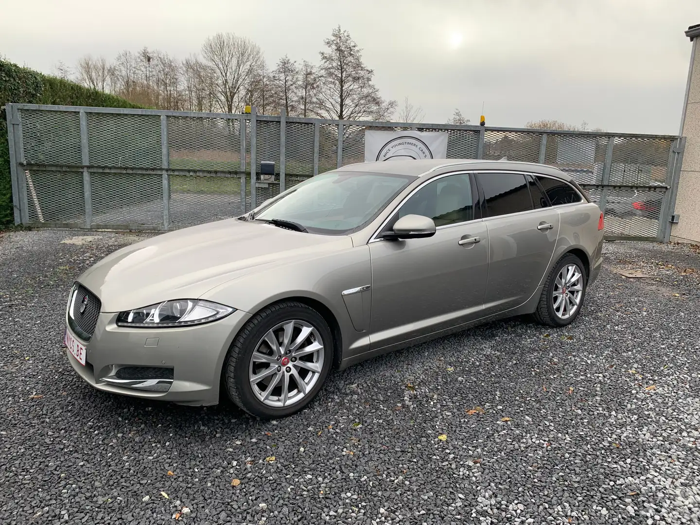 Jaguar XF XF Sportbrake 2.2 D 163cv Luxe Prémium Grau - 2