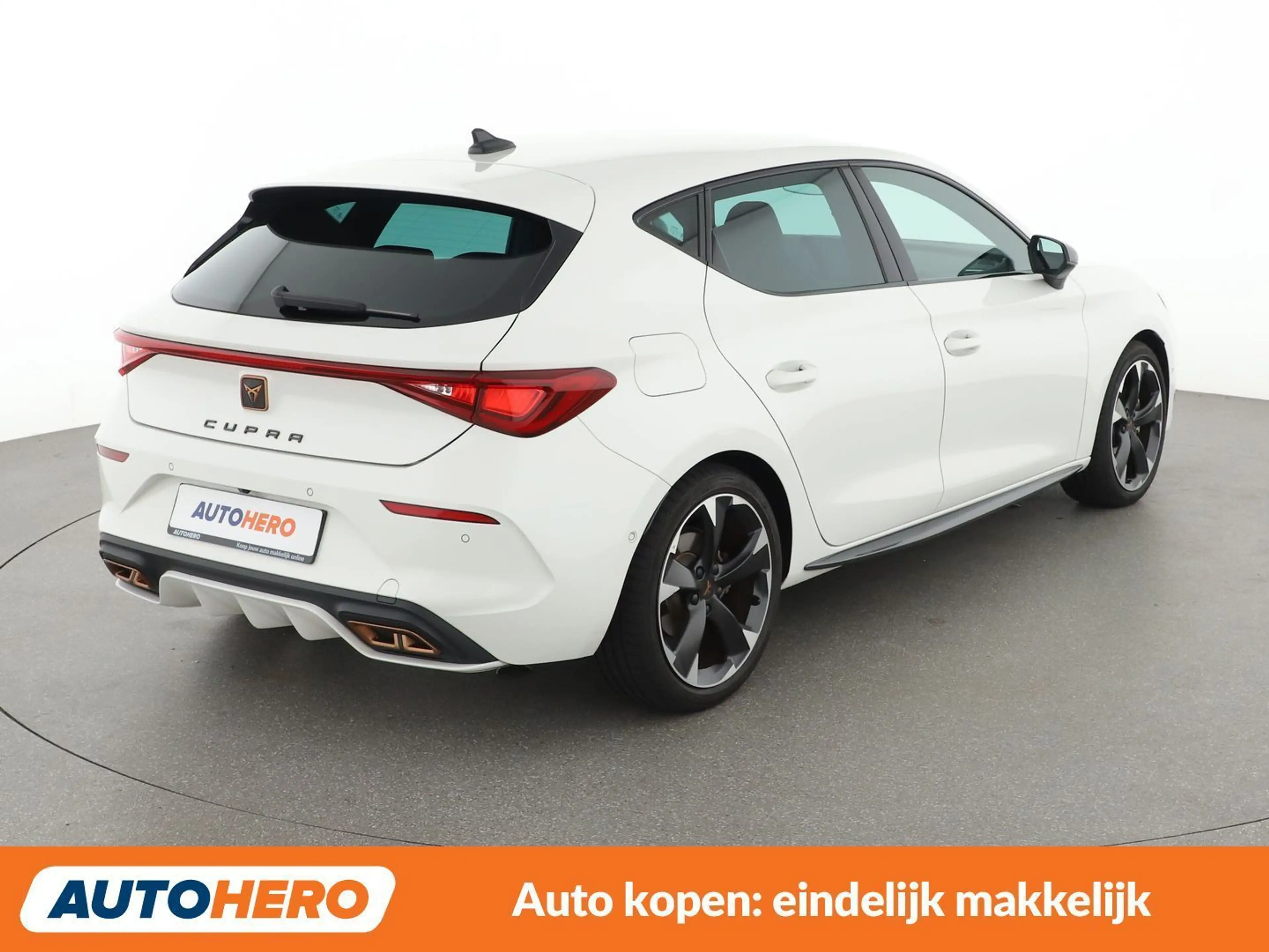 SEAT Leon 1.4 e-HYBRID — photo 6