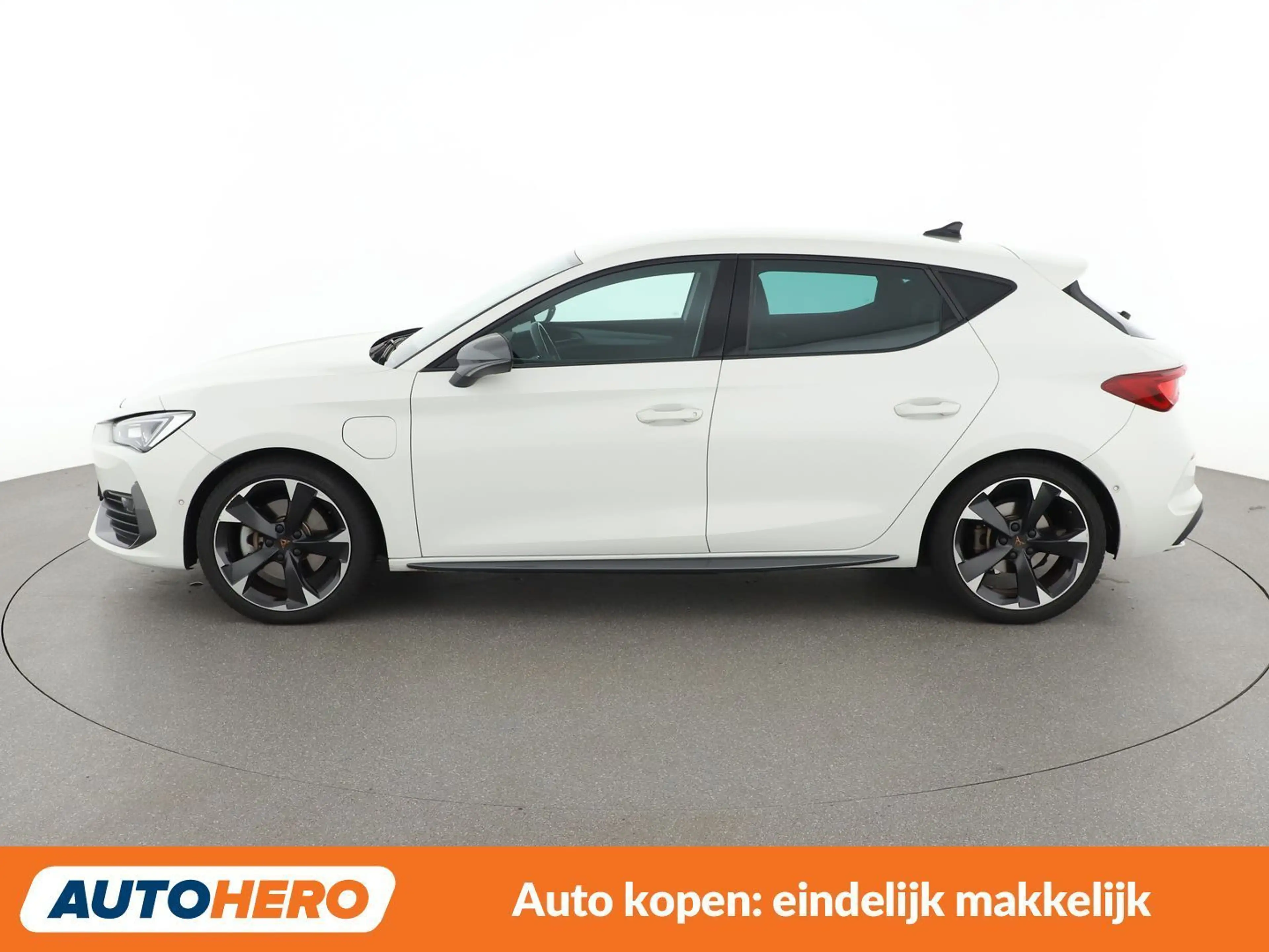 SEAT Leon 1.4 e-HYBRID — photo 3