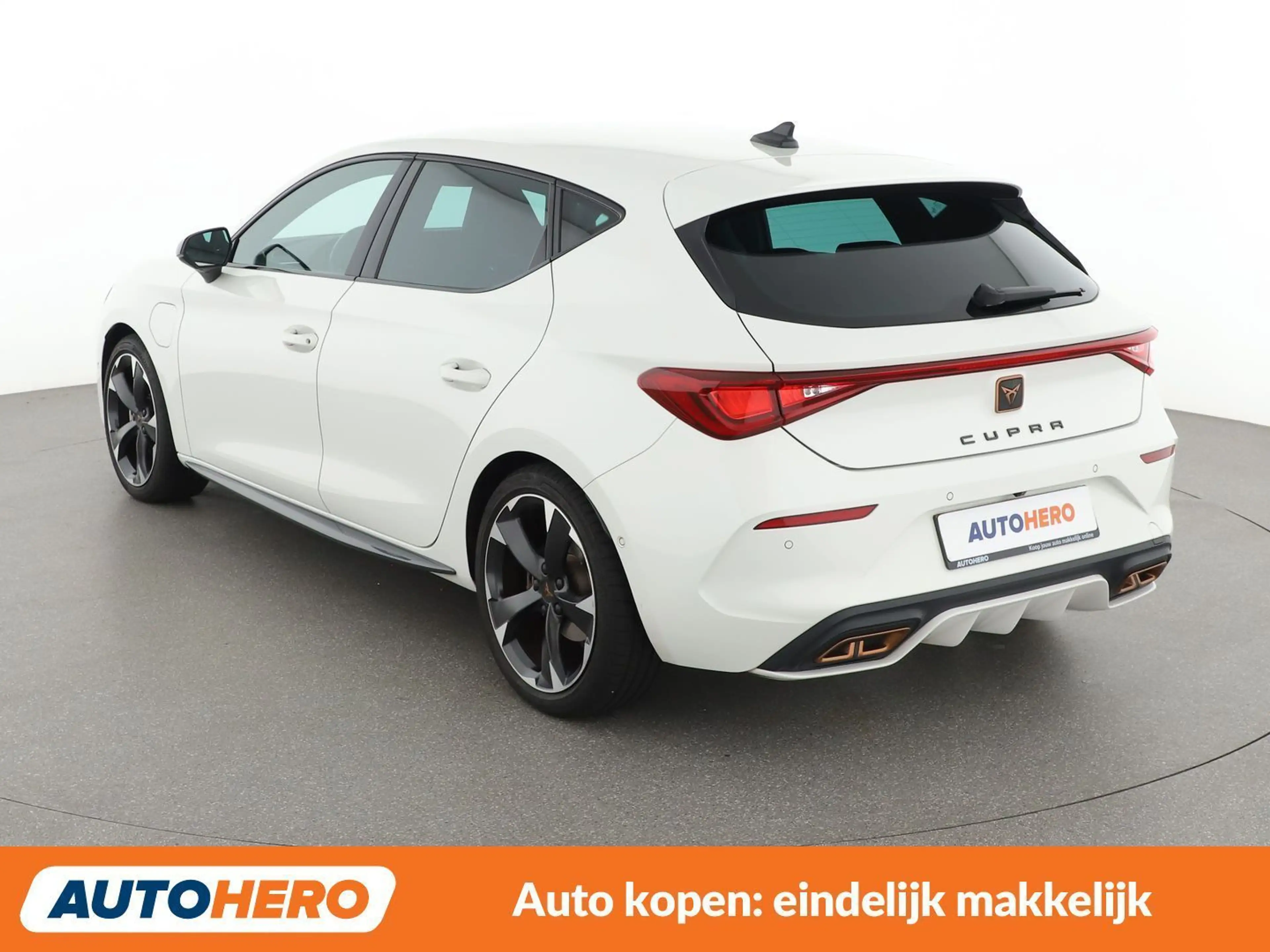 SEAT Leon 1.4 e-HYBRID — photo 4