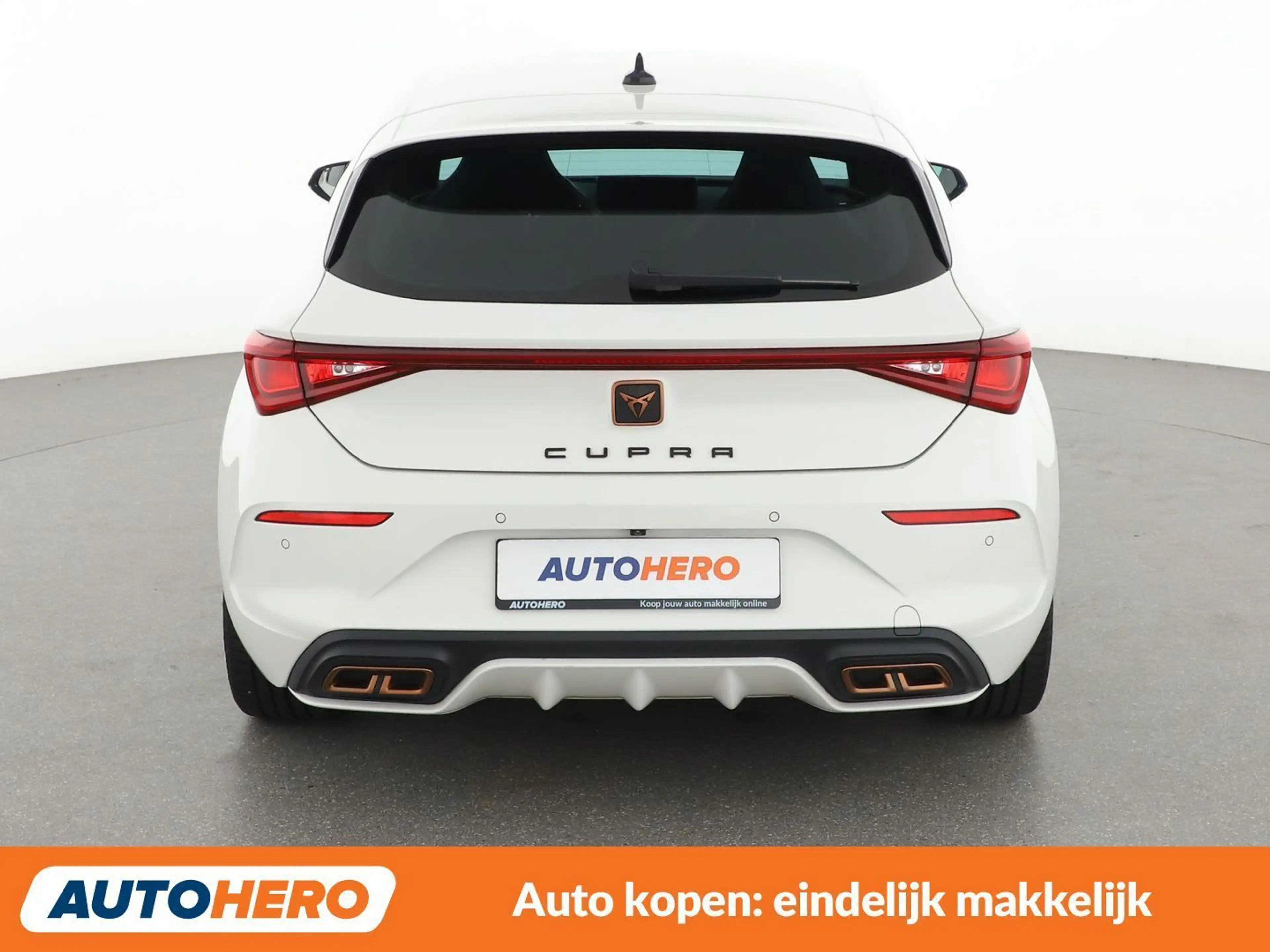 SEAT Leon 1.4 e-HYBRID — photo 5