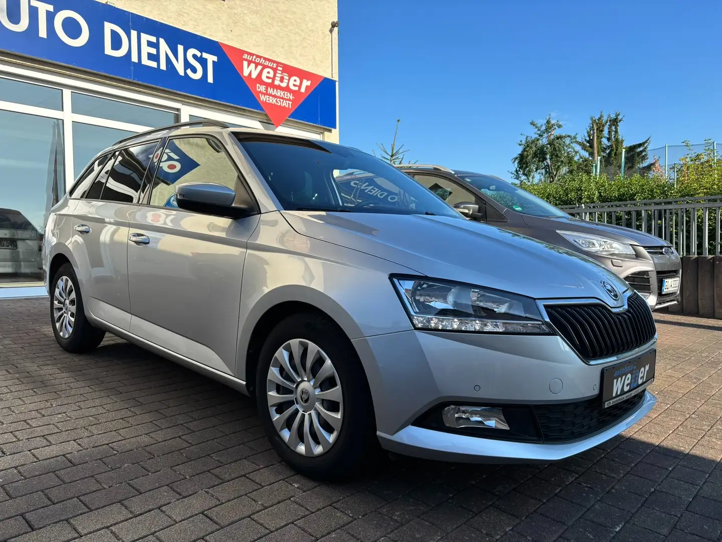 Skoda Fabia Kombi*Ambition*KAMERA*Sitz-Heizung*CARPLAY*Allwett Argent - 2