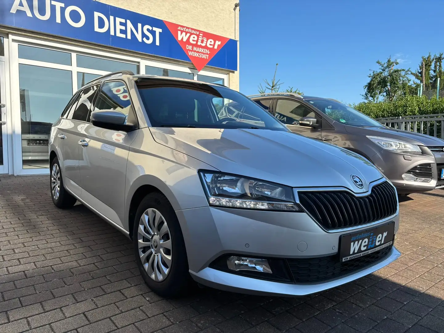Skoda Fabia Kombi*Ambition*KAMERA*Sitz-Heizung*CARPLAY*Allwett Argent - 1