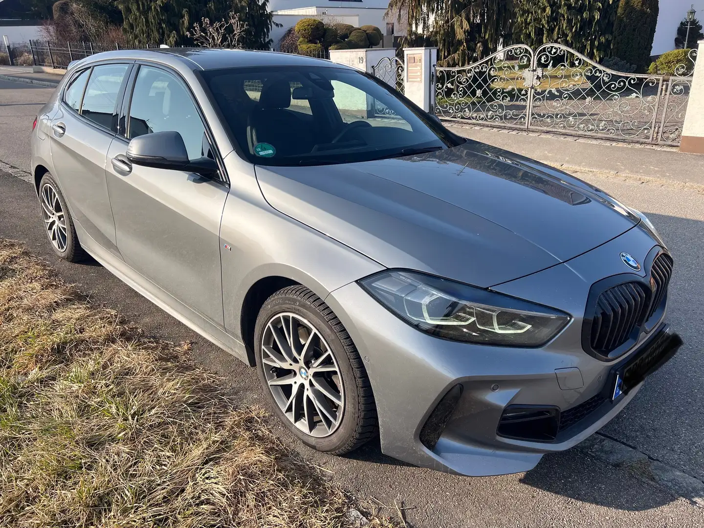 BMW 120 M Sport Pro, AHK, Lenkradhzg.,Sitzhzg. Grau - 1