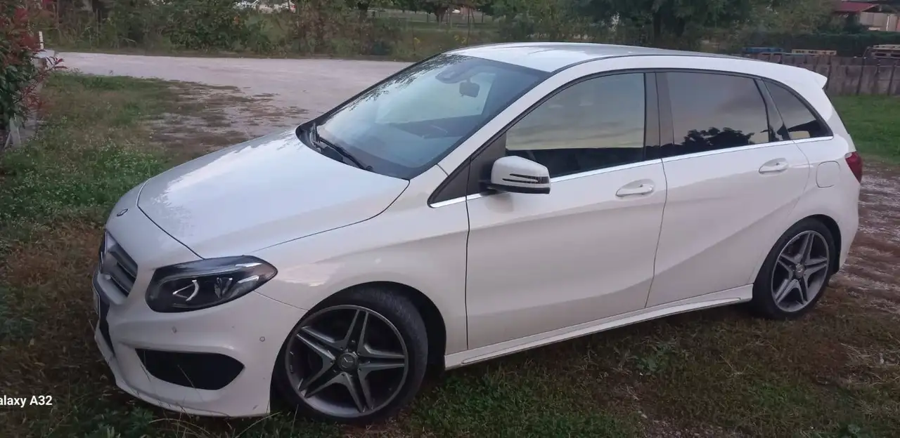 Mercedes-Benz B 200