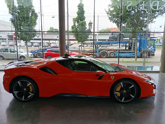 Ferrari SF90 Stradale 7,9kWh F1-DCT Ansicht 9