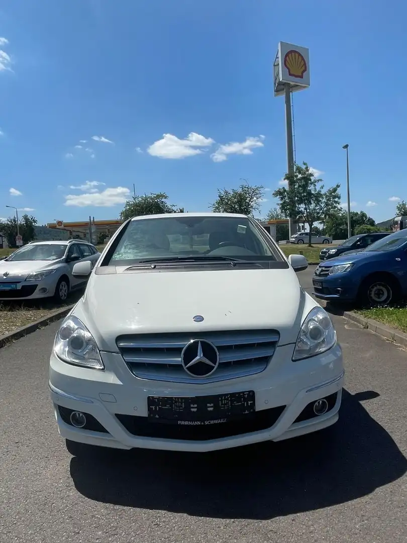 Mercedes-Benz B 180 Bílá - 2