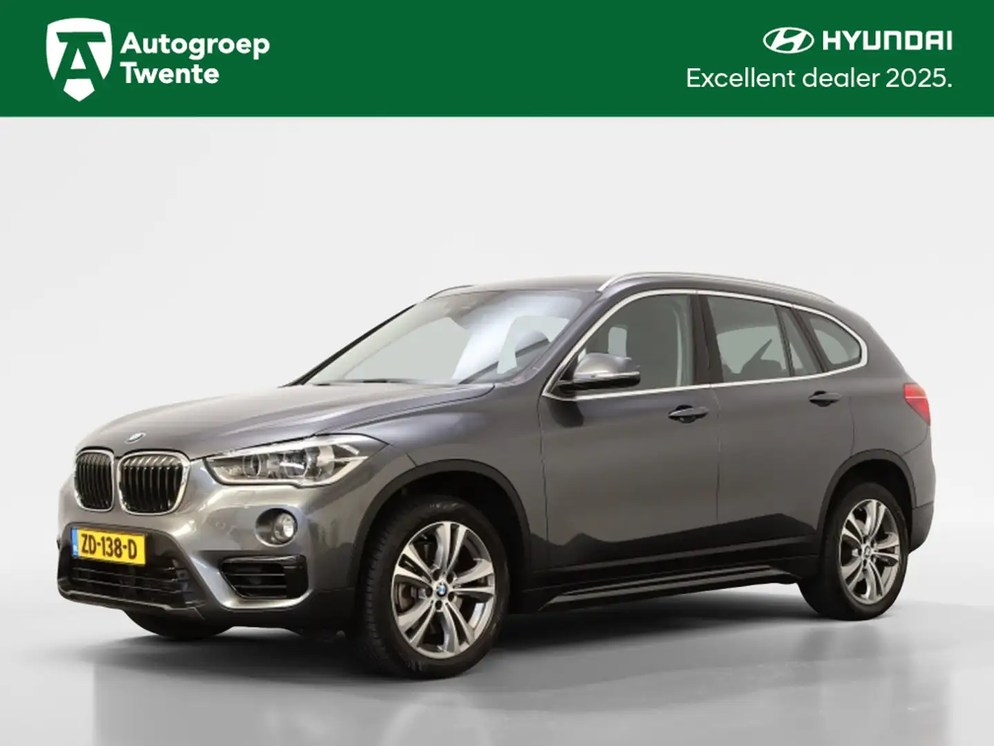BMW X1 sDrive20i Sport Line | afn. Trekhaak | Navigatie | Gris - 1