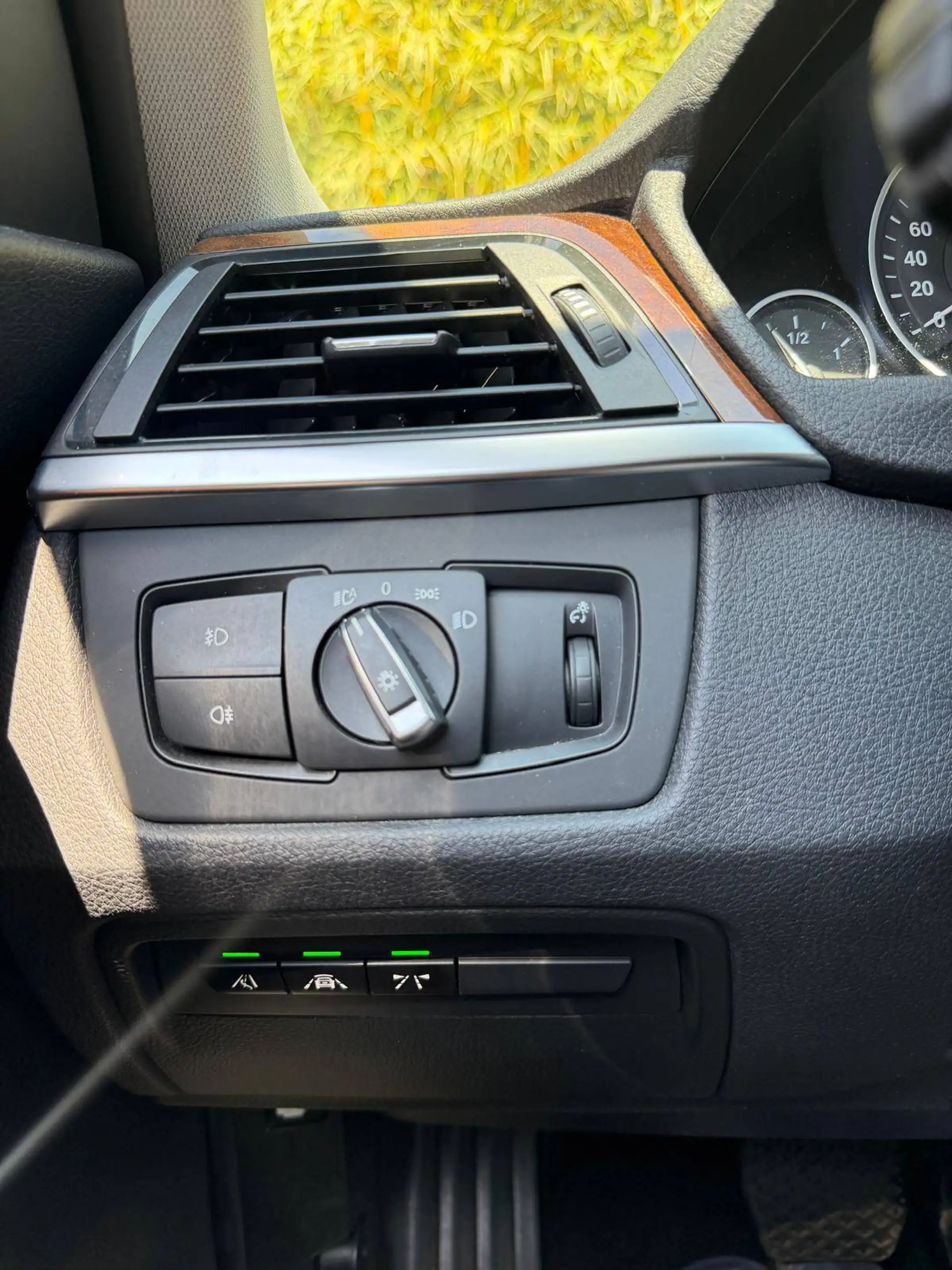 BMW 328 328 i xDrive // Allrad // Anhängerkupplung // — photo 15