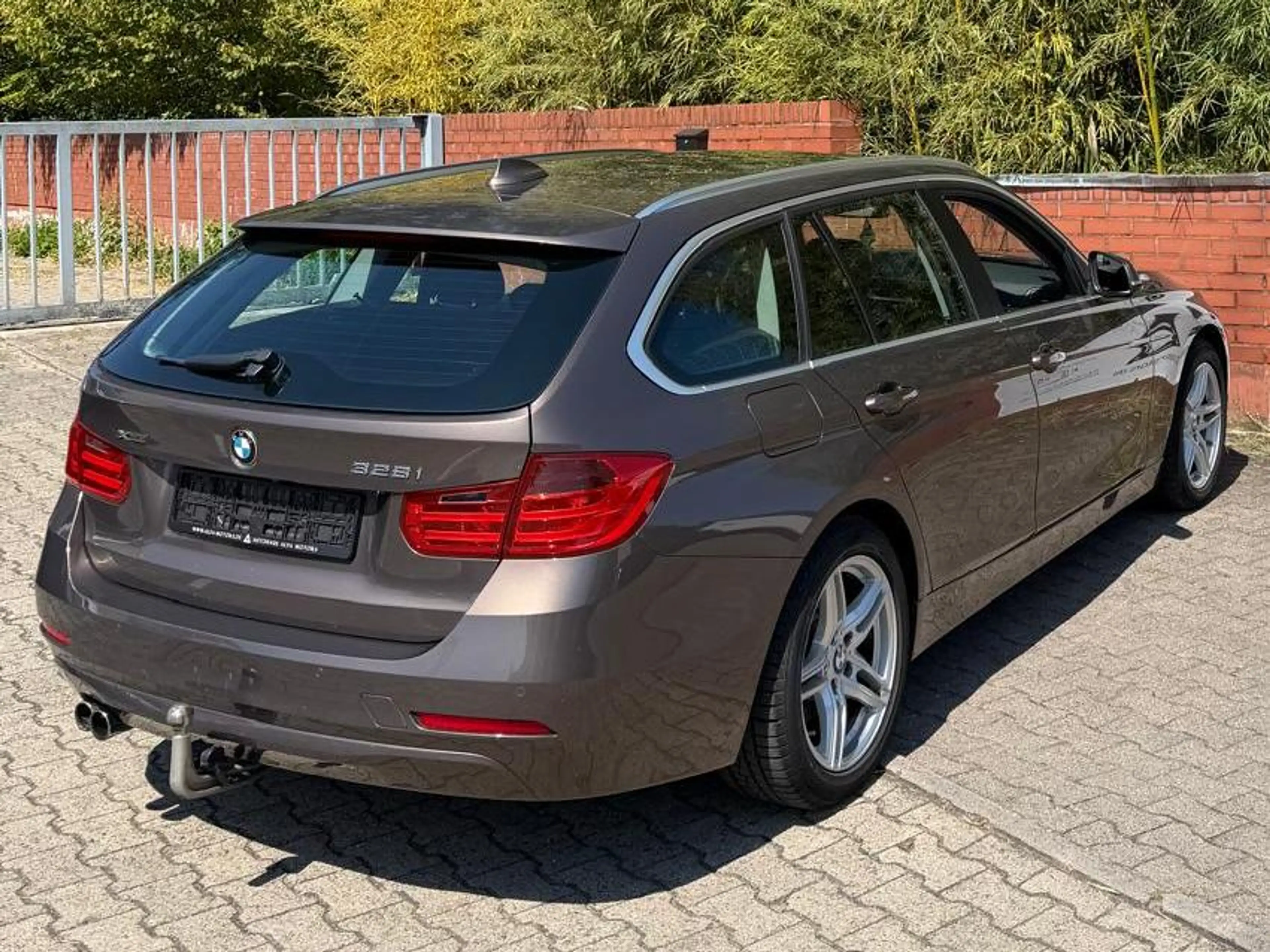 BMW 328 328 i xDrive // Allrad // Anhängerkupplung // — photo 4