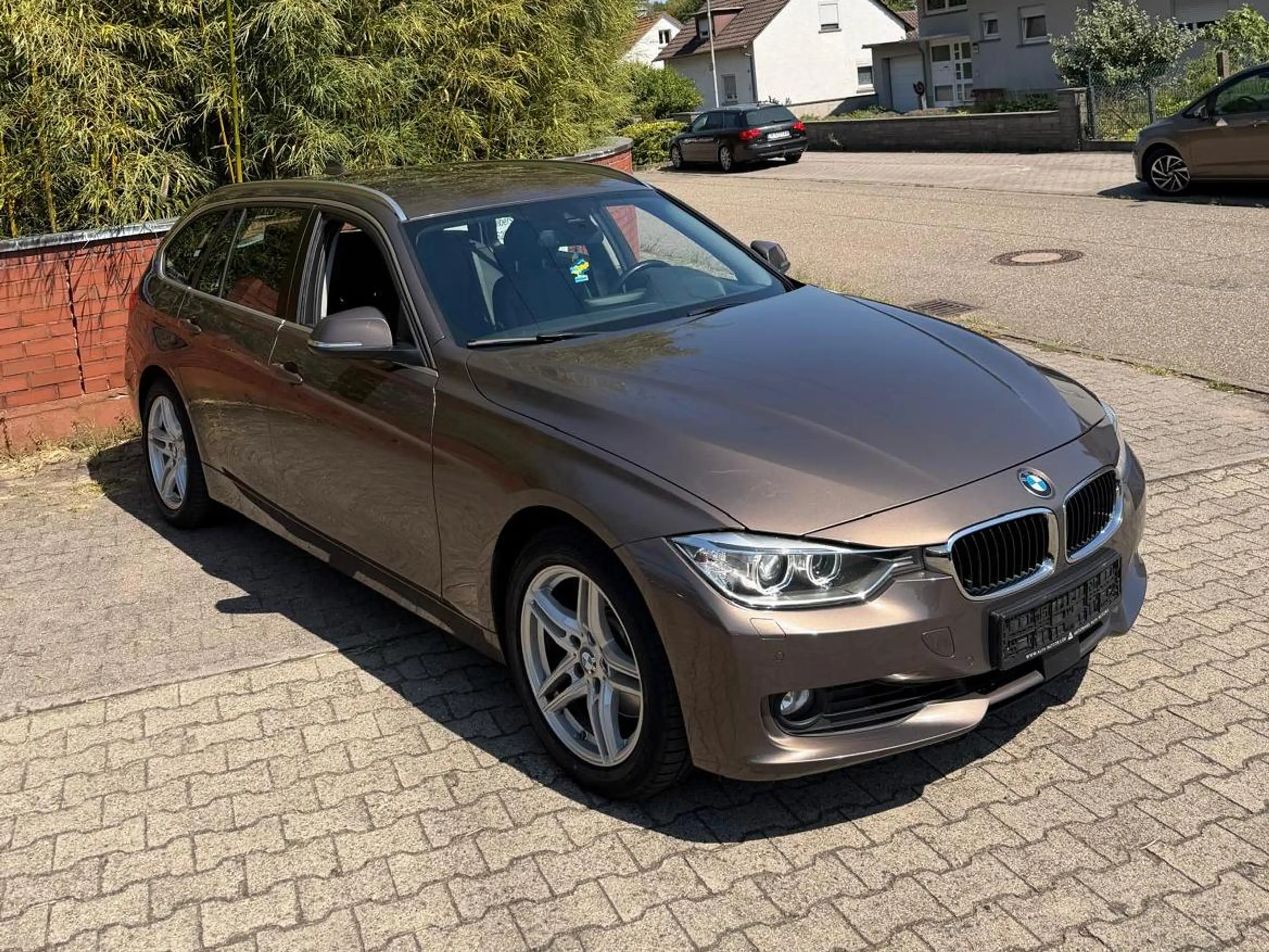 BMW 328 328 i xDrive // Allrad // Anhängerkupplung // — photo 3