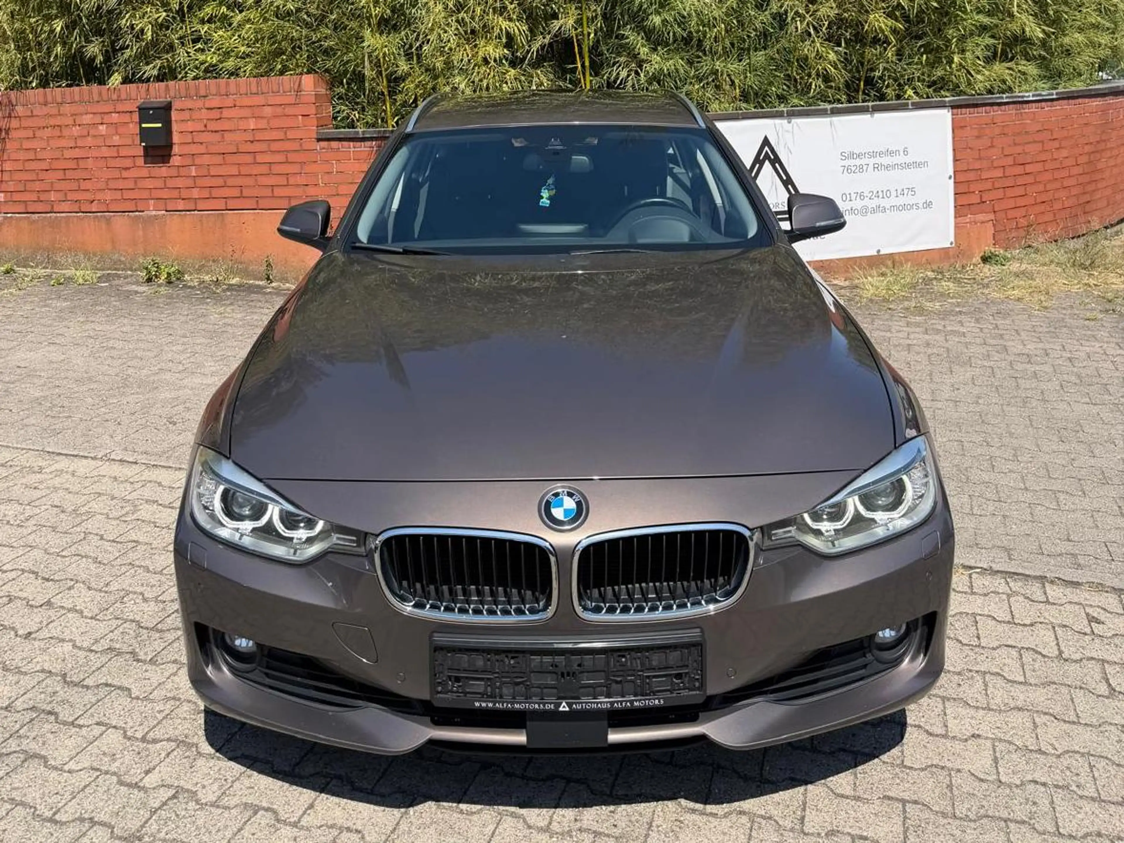 BMW 328 328 i xDrive // Allrad // Anhängerkupplung // — photo 2