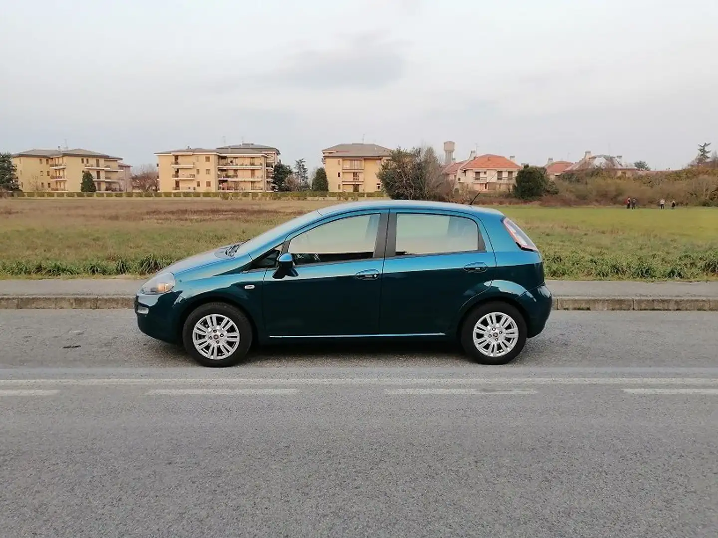 Fiat Punto Punto III 2012 5p 1.2 Lounge Verde - 1