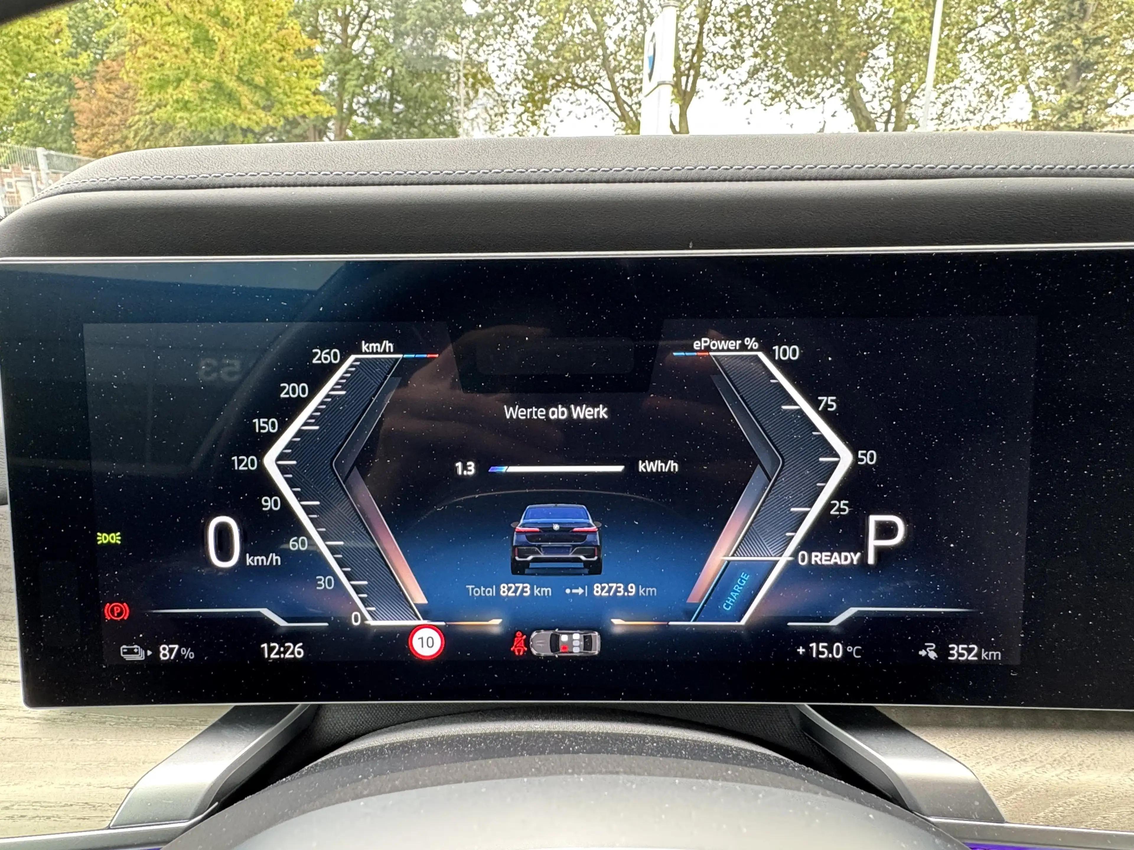 BMW i7 xDrive60 M Sport B&W AHK TV Massage Pano-Sky — photo 11