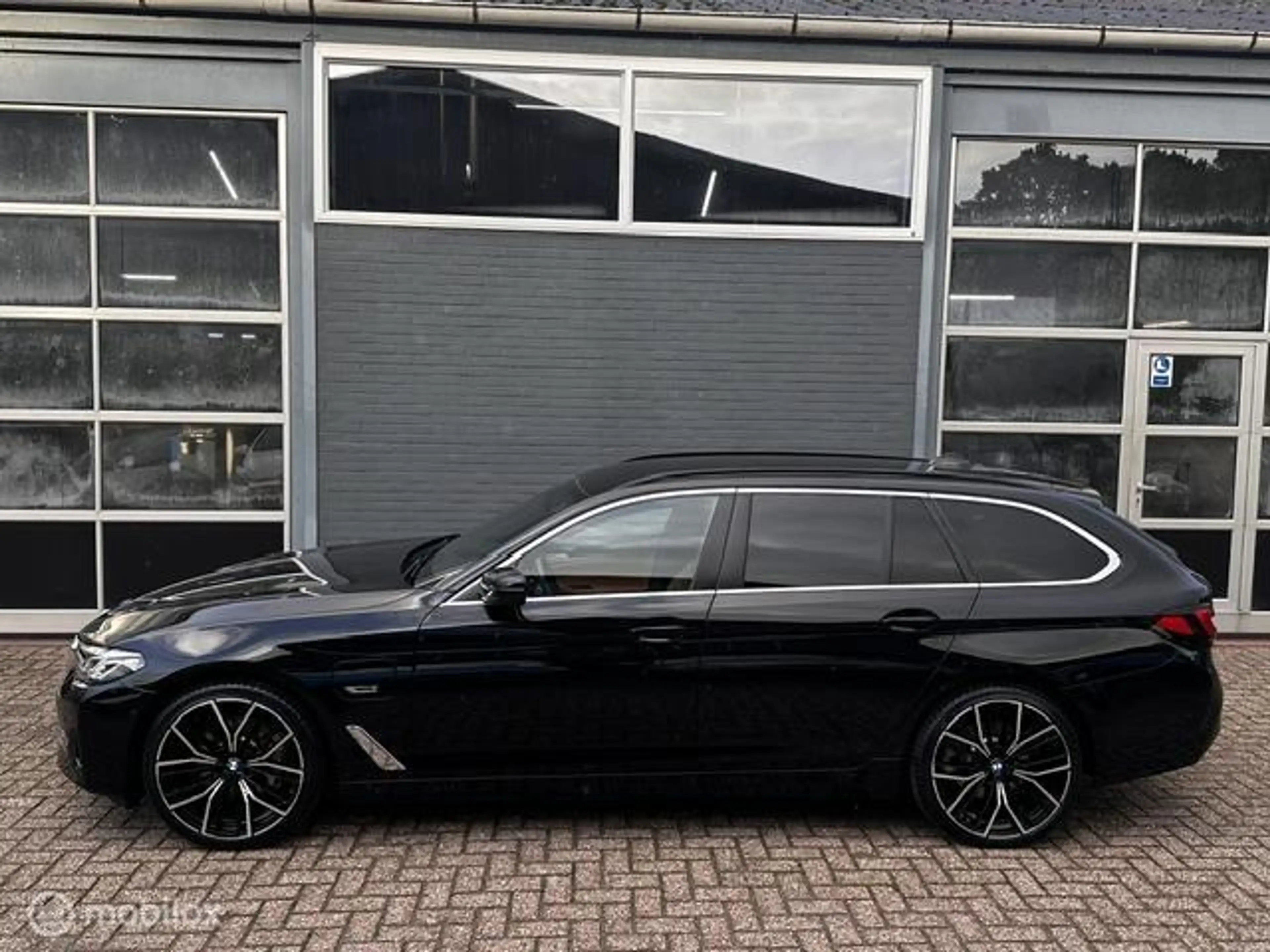 BMW 530 5-serie Touring 530e Plug-in Hybride Business Ed. — photo 2